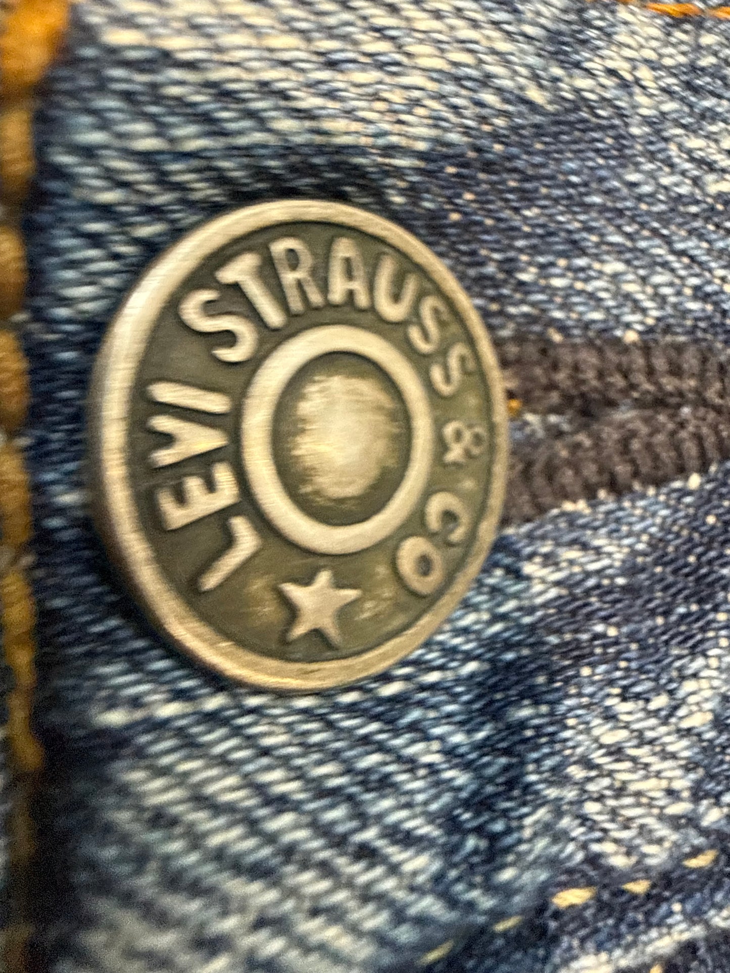 000’s Levi’s 502 Ghost Wash Jeans (29”)