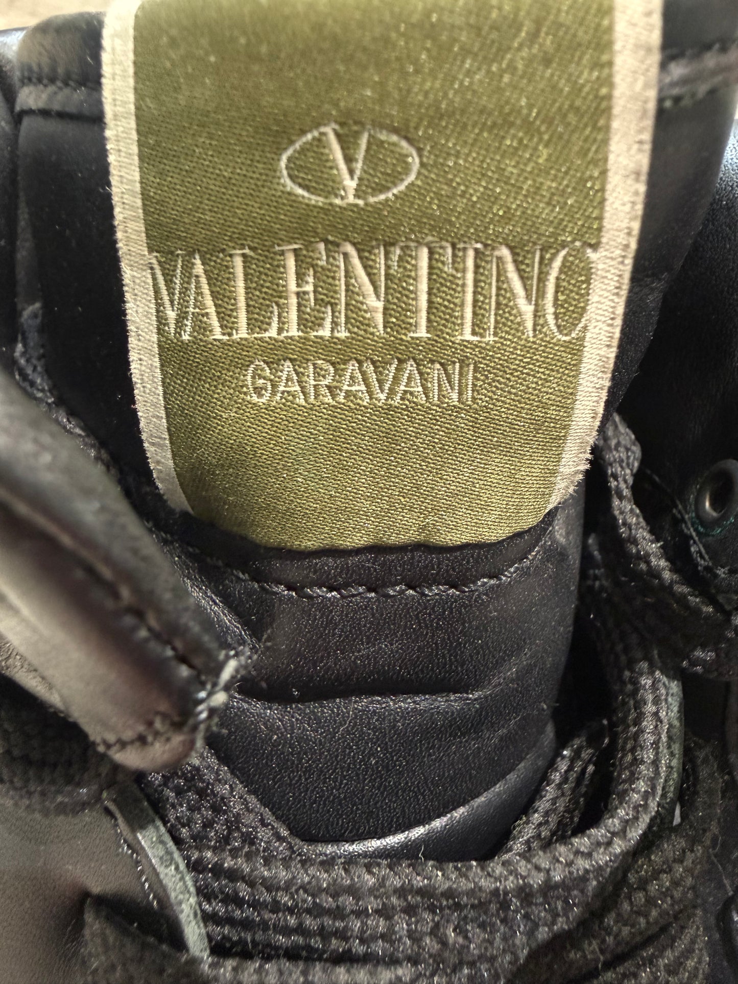 Valentino Garavani Rockstud High Tops (EU 43 - UK 9)