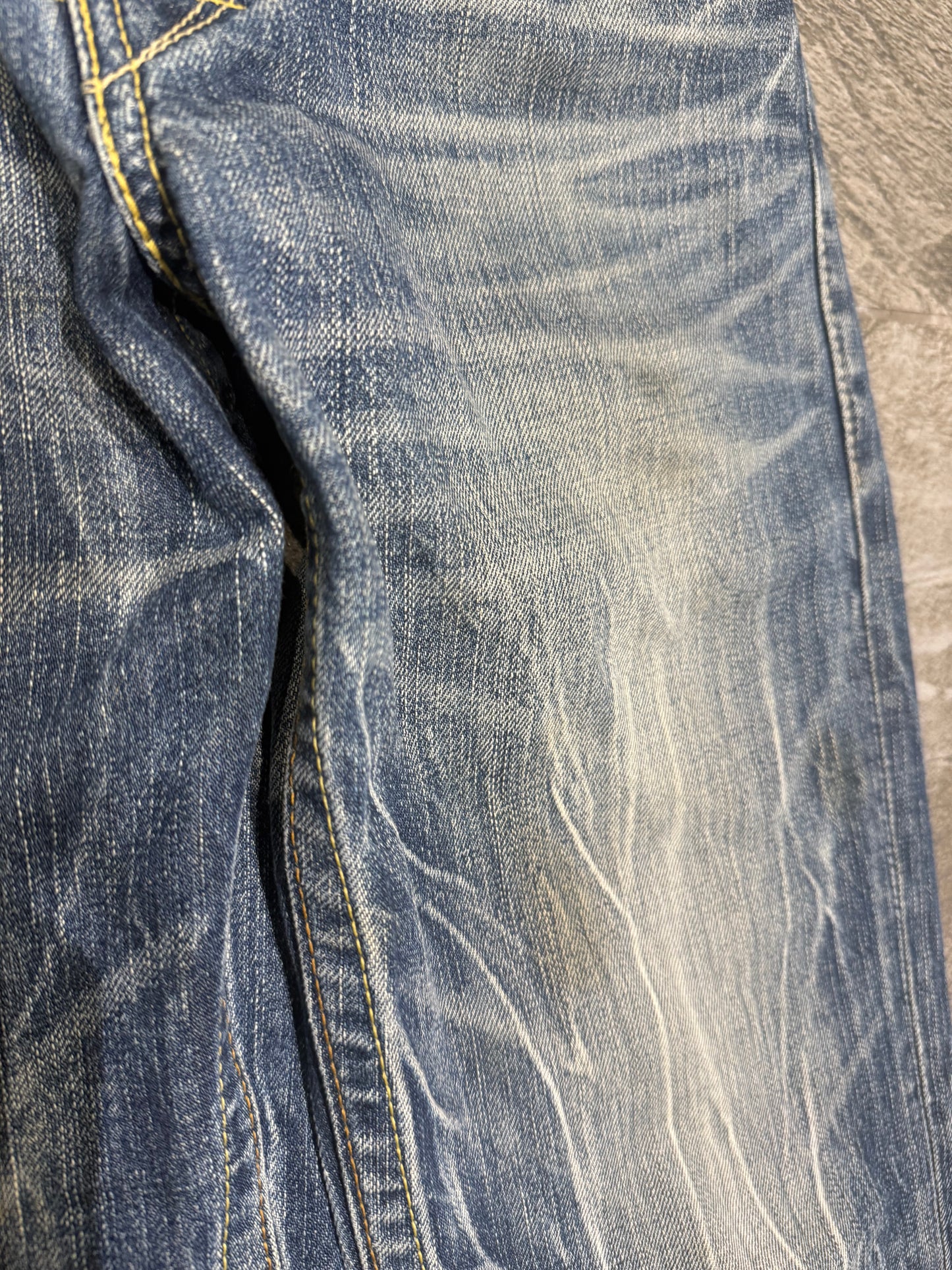 000’s Japanese Levi’s 502s (31”)