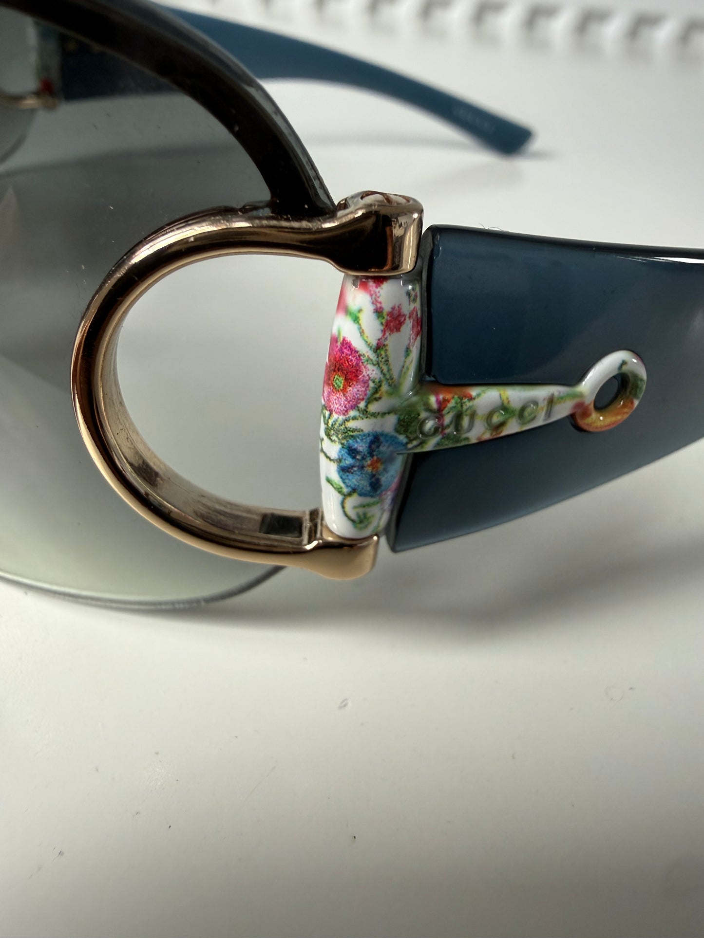 000’s Gucci Visor Sunglasses