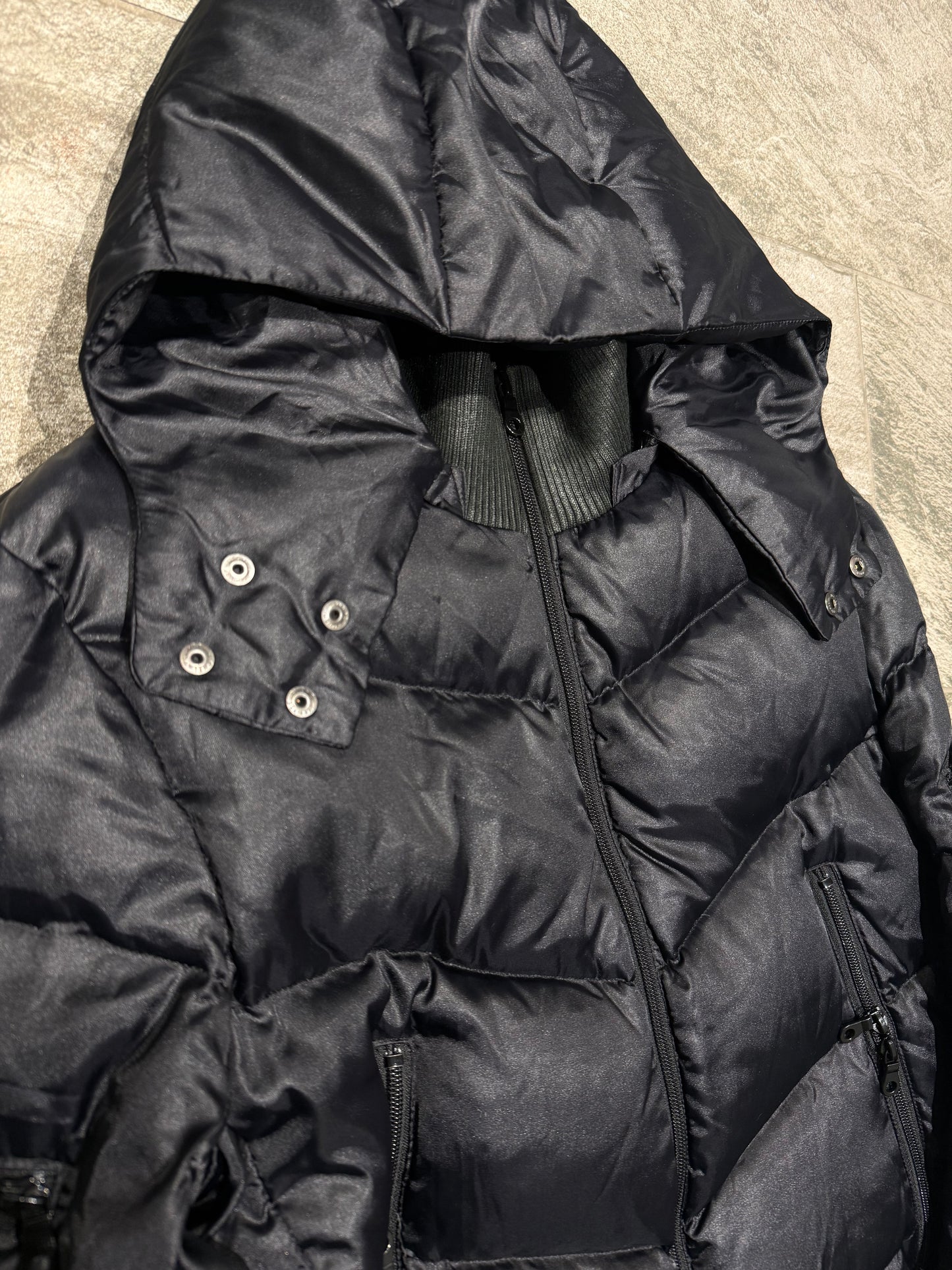 000’s Boycott Puffer (M)