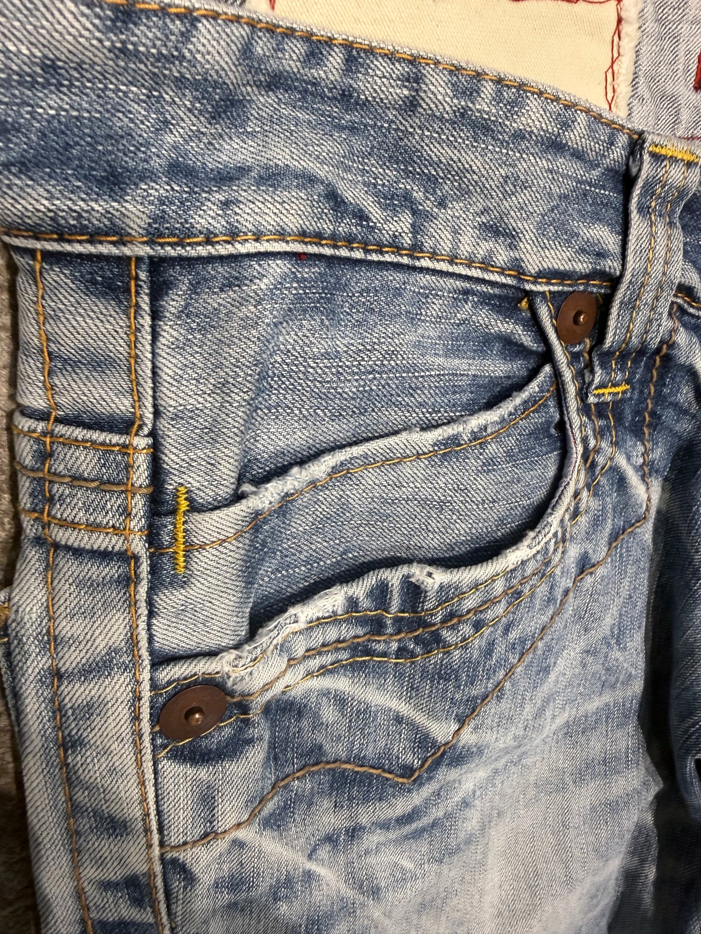 000’s Blueway Distressed Jeans (31”)