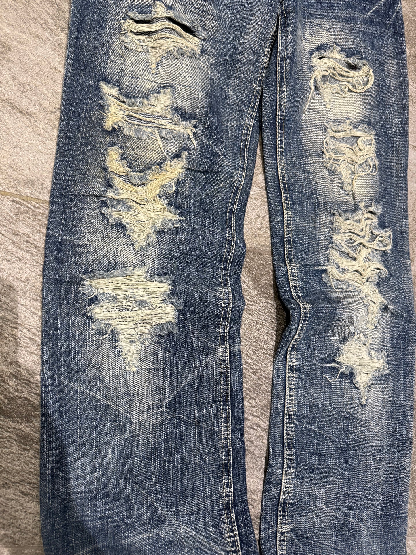 000’s Made In Heaven Distressed Jeans (30”)