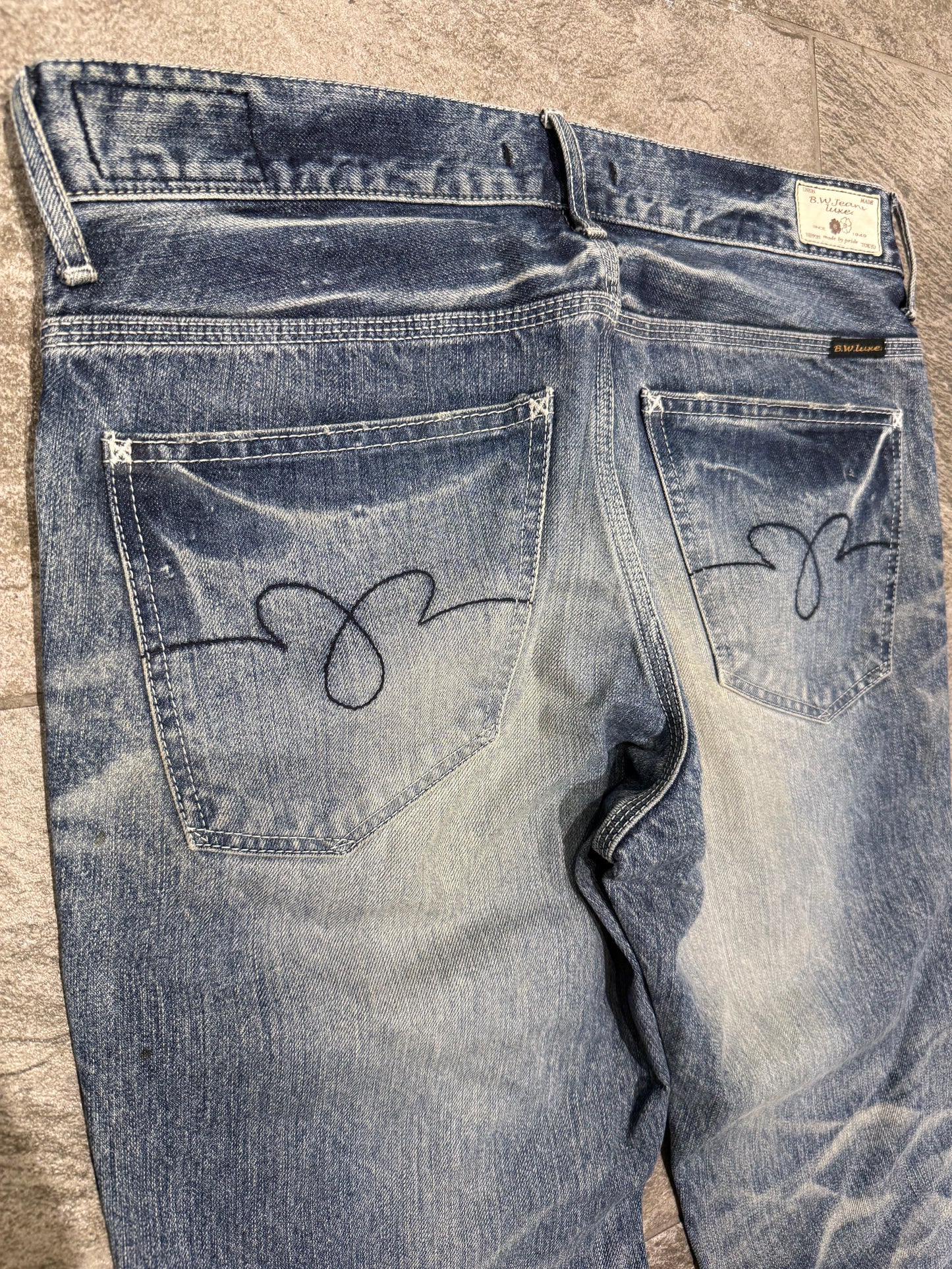 000’s Blueway Whiskered Jeans (32”)