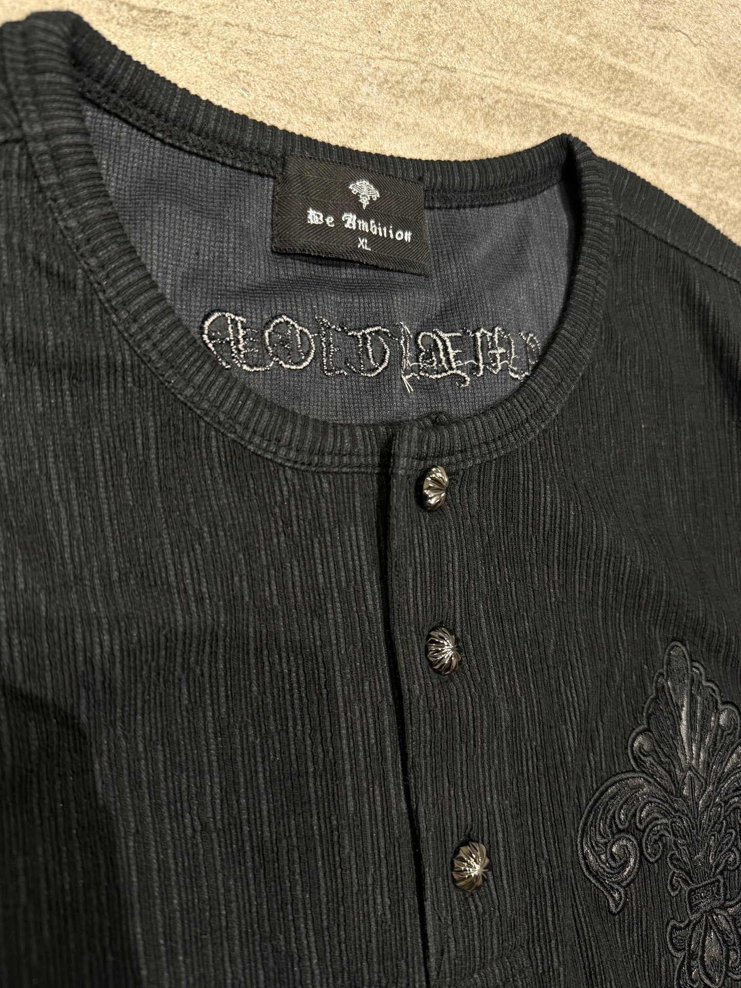 000’s Be Ambition Henley Tee (XL)