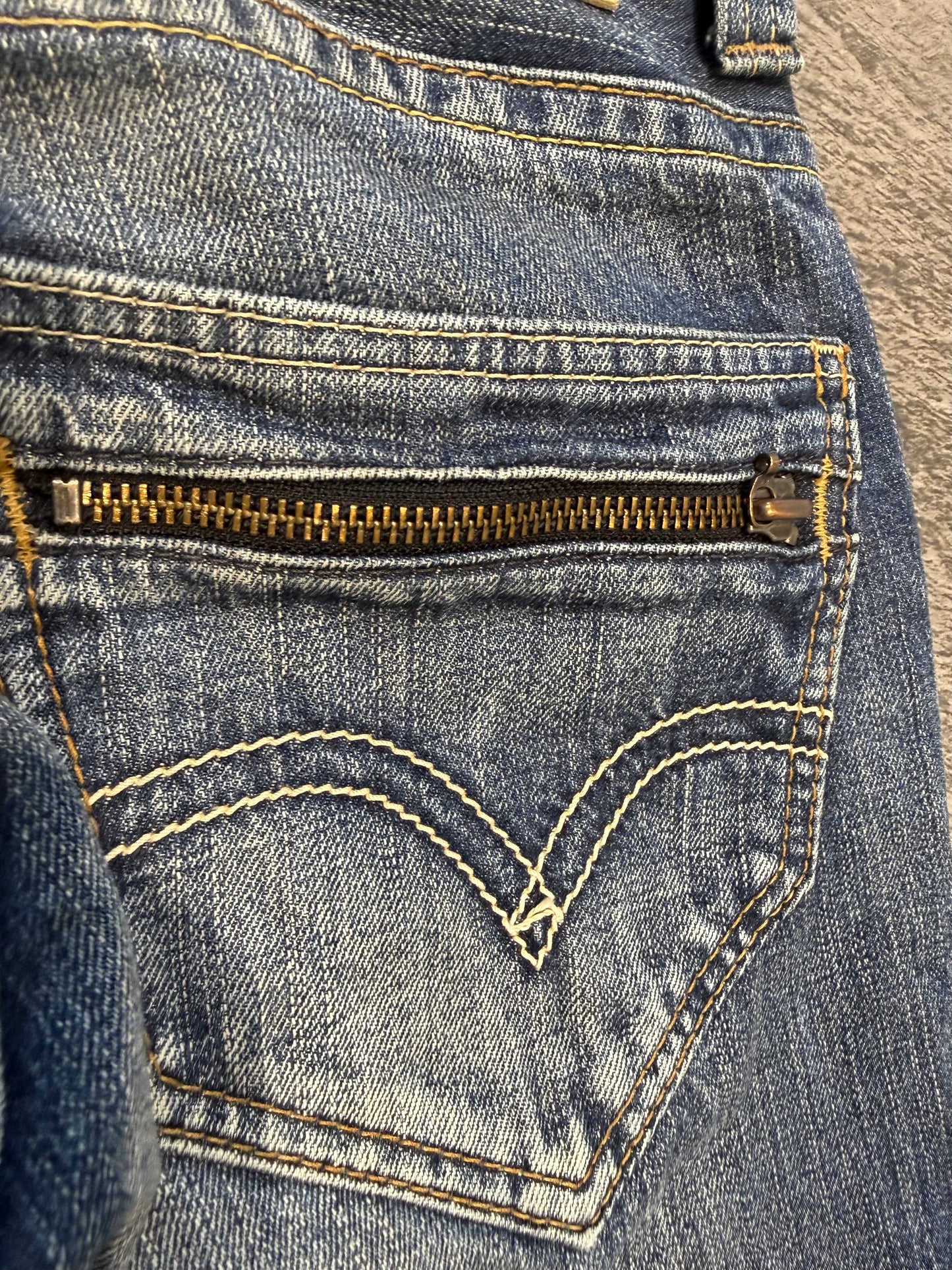000’s Levi’s 502 Ghostwash Jeans (28”)
