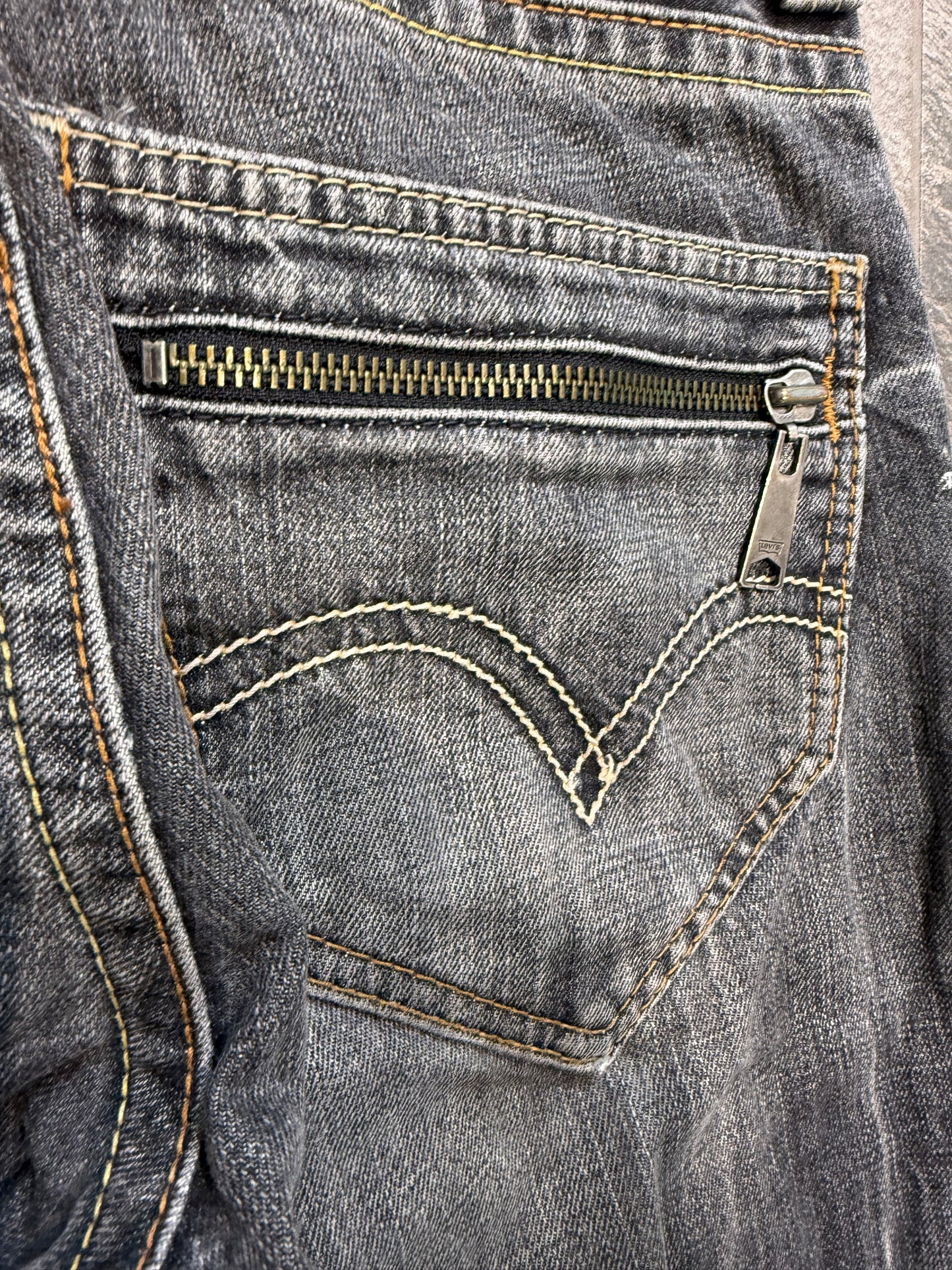 Levi’s 502 Ghost wash Jeans (31”)