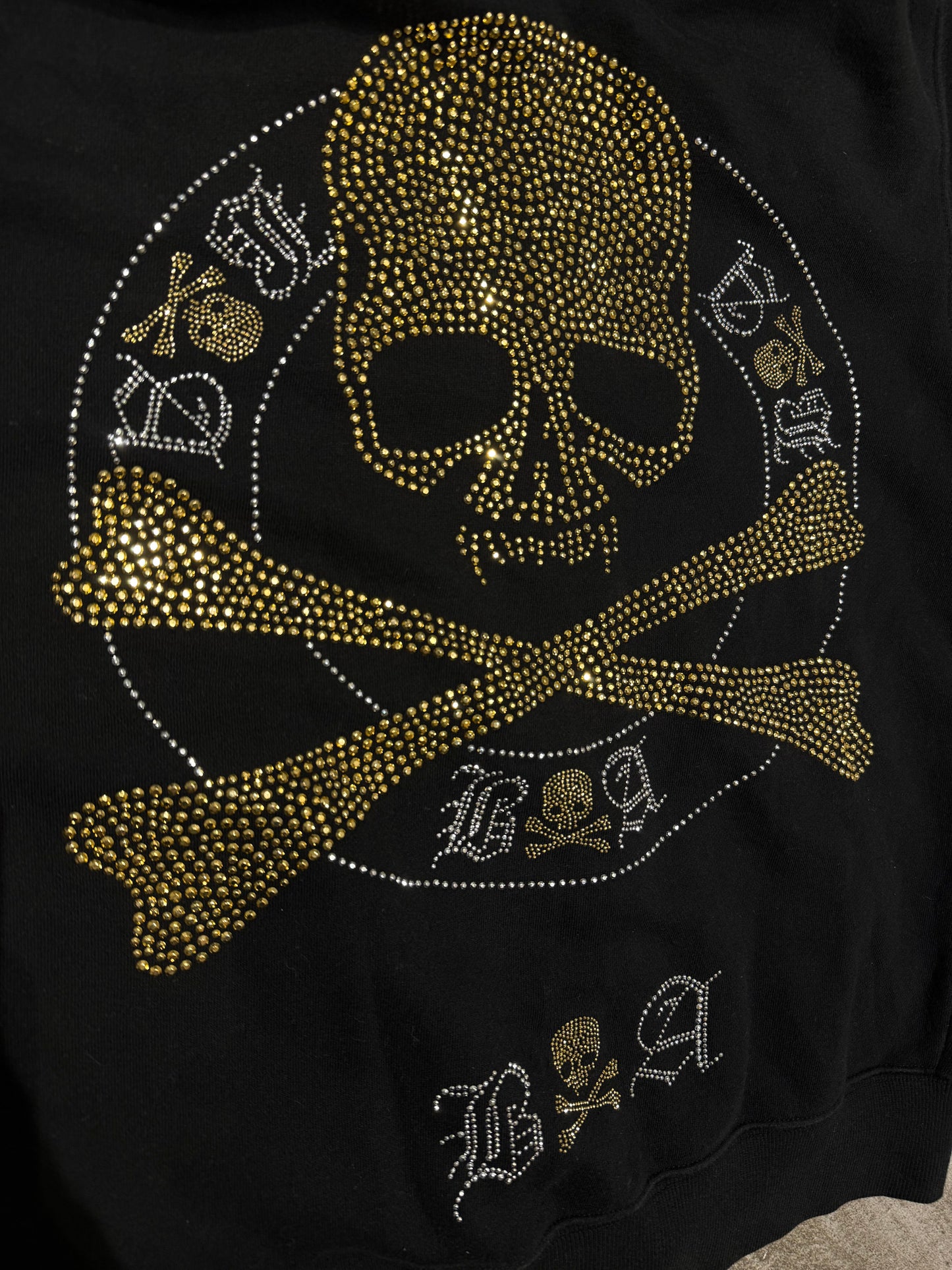 000’s Be Ambition Skull Hoodie (M)
