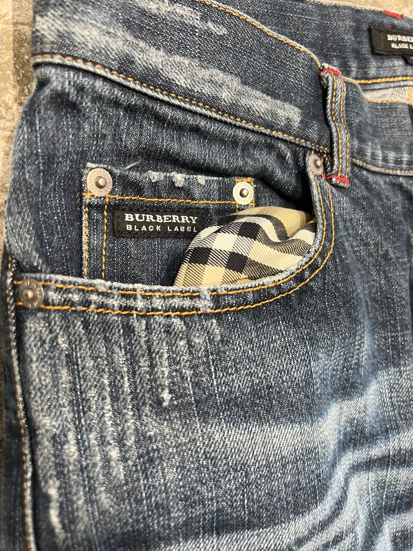 000’s Burberry Jeans (30”)