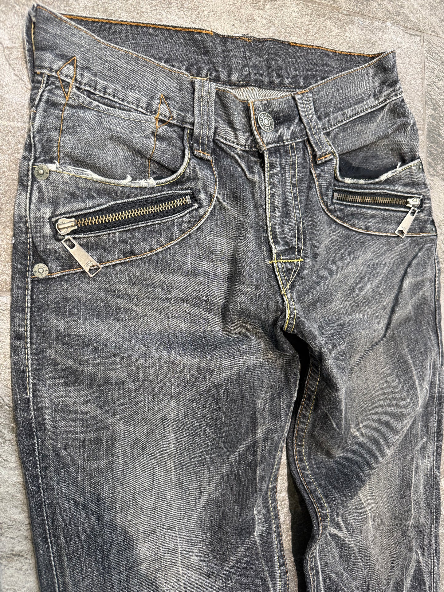 Levi’s 502 Ghost wash Jeans (31”)