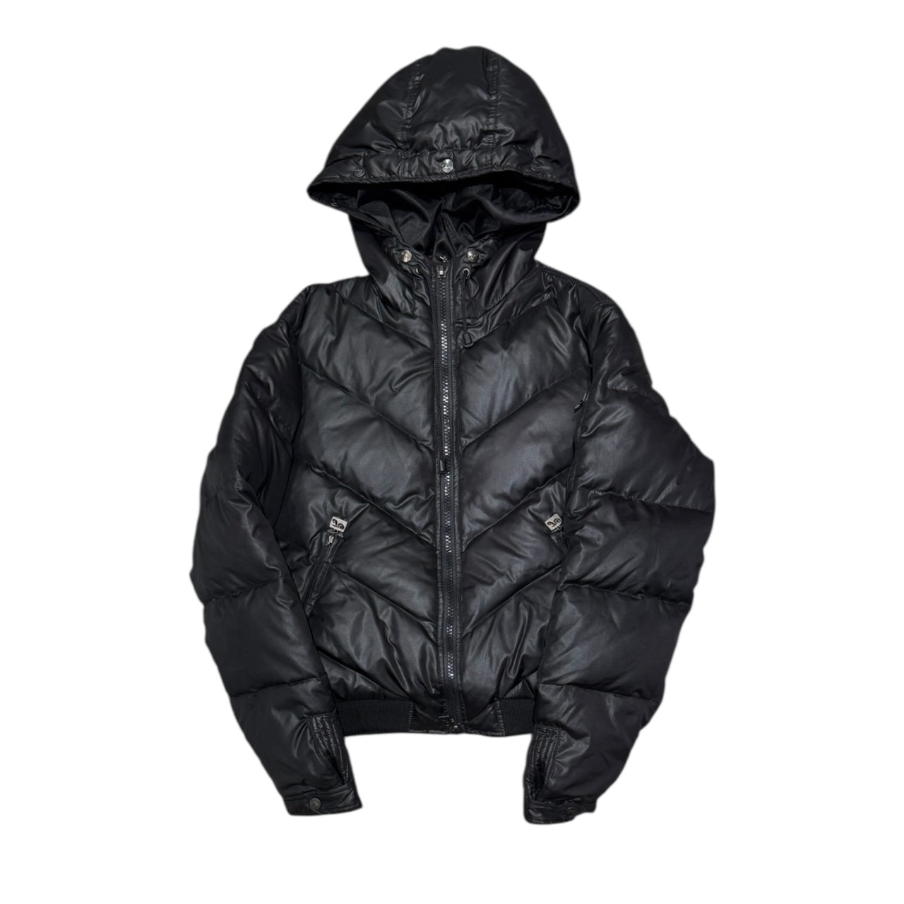 000’s Joneaa Puffer (L)