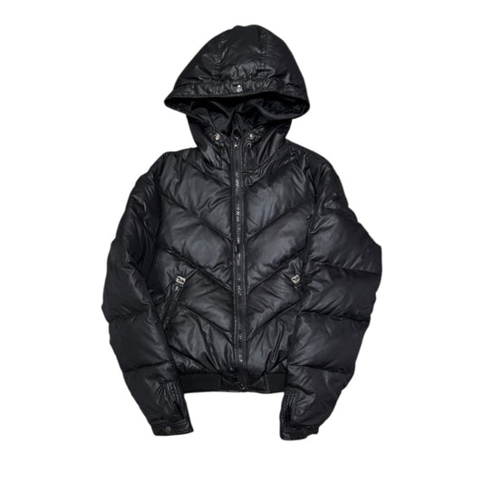 000’s Joneaa Puffer (L)