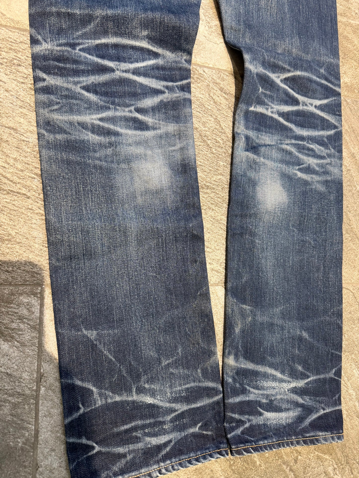 000’s Kuro Distressed Selvedge Jeans (31”)