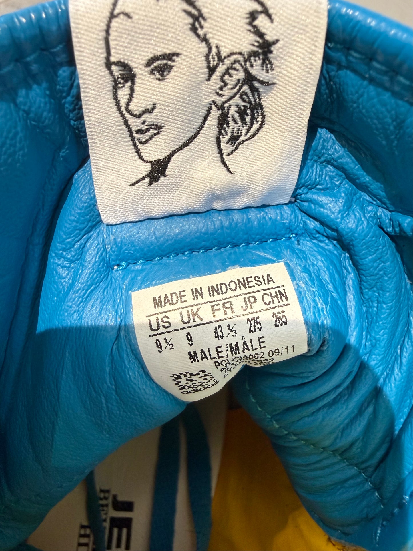 Jeremy Scott x 2NE1 x Adidas Wings (UK 9 - EU 43)