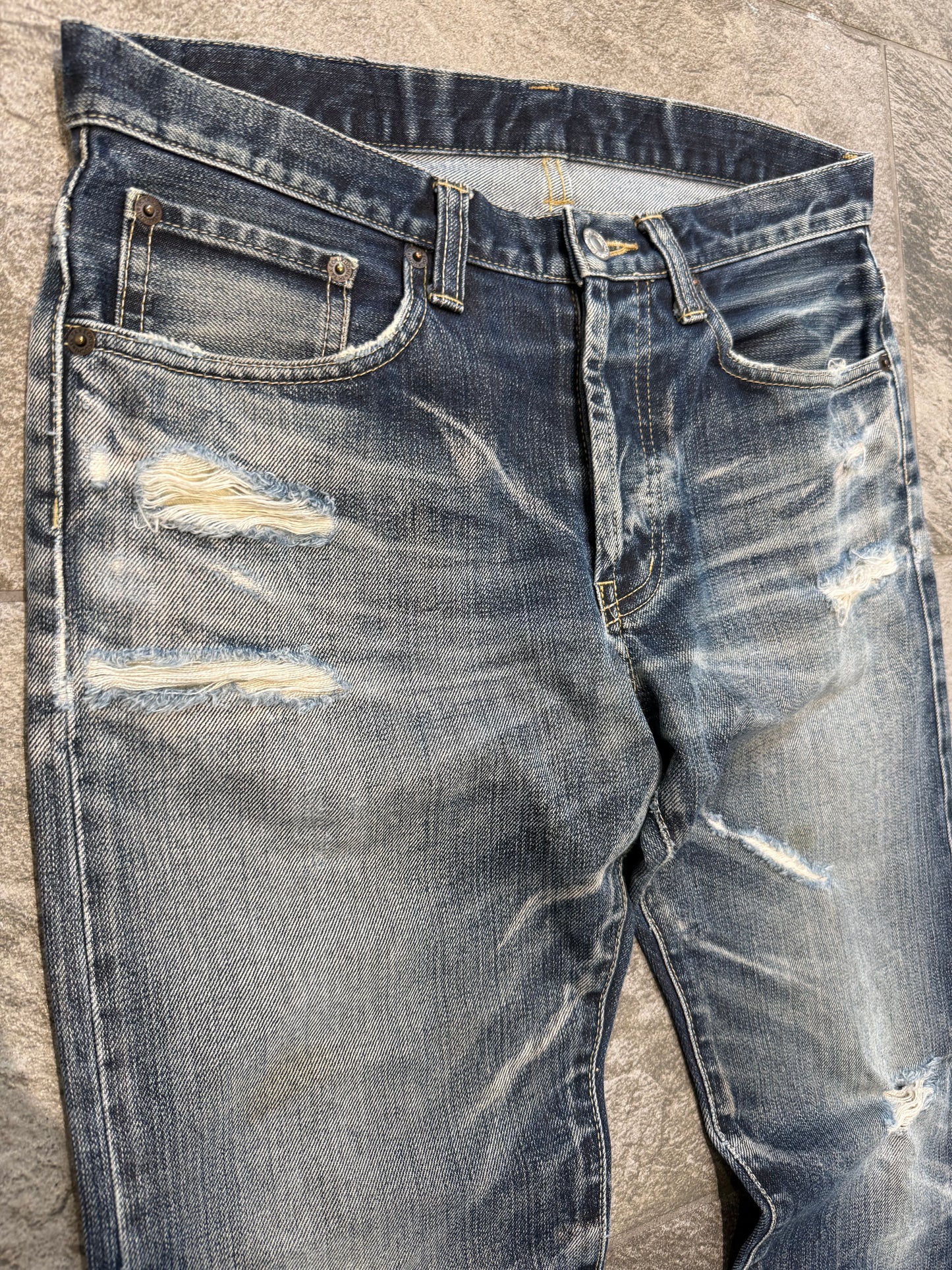000’s Takeo Kikuchi Distressed Jeans (30”)