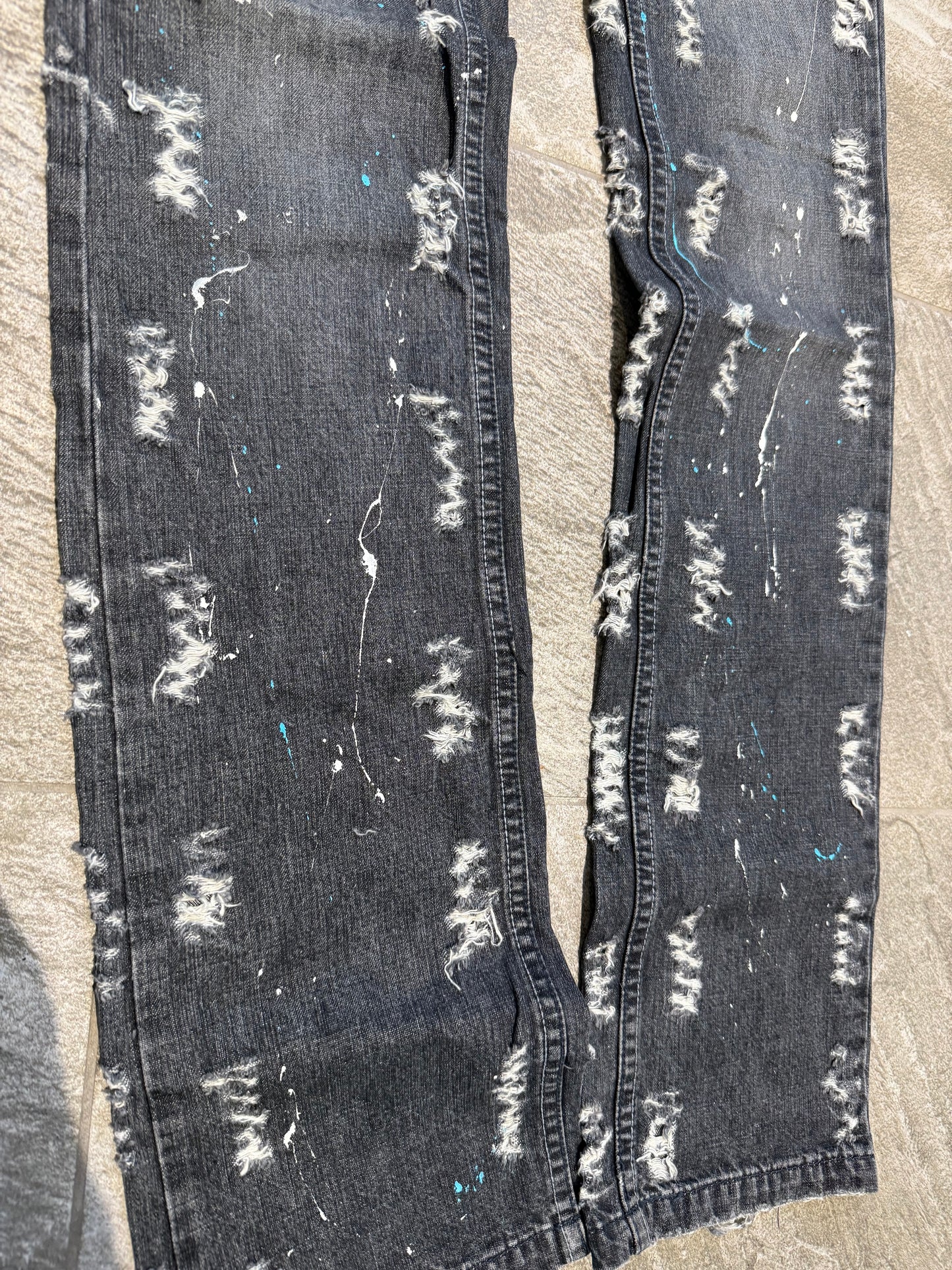 000’s Distressed London Jeans (29”)