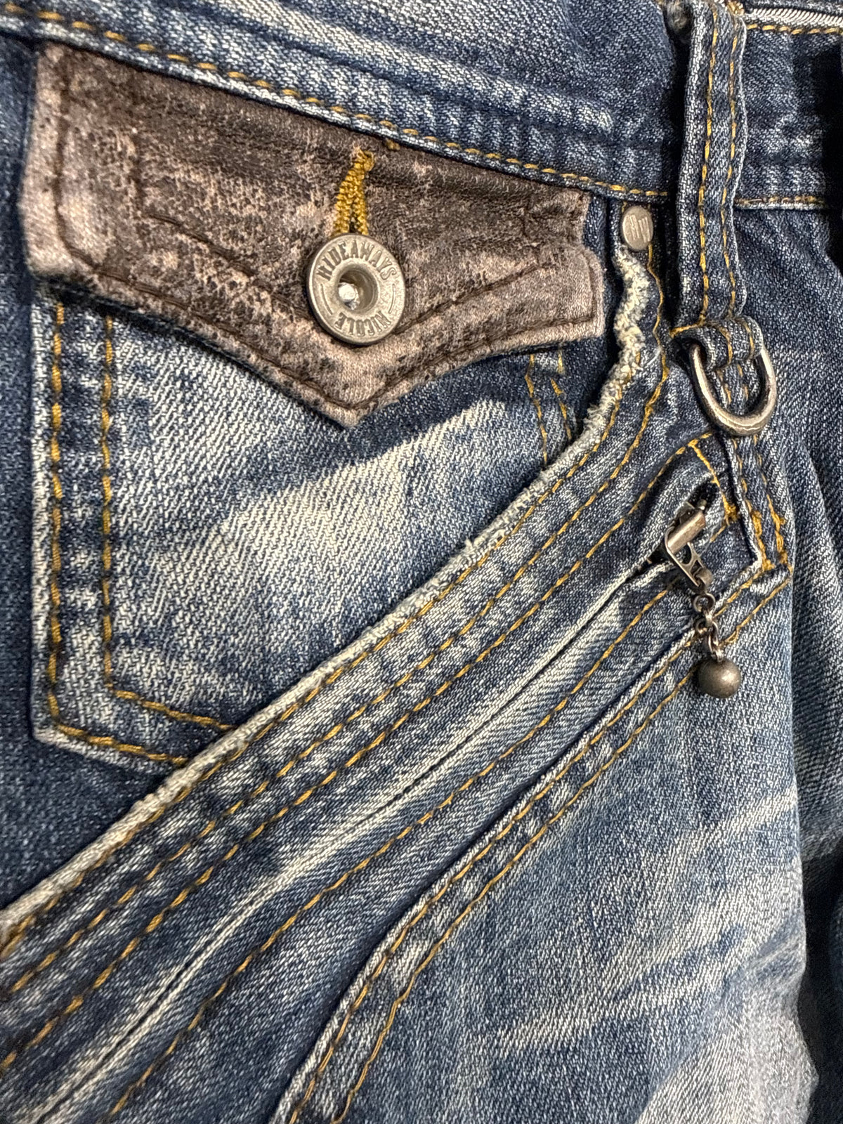 000’s Nicole Distressed Jeans (30”)