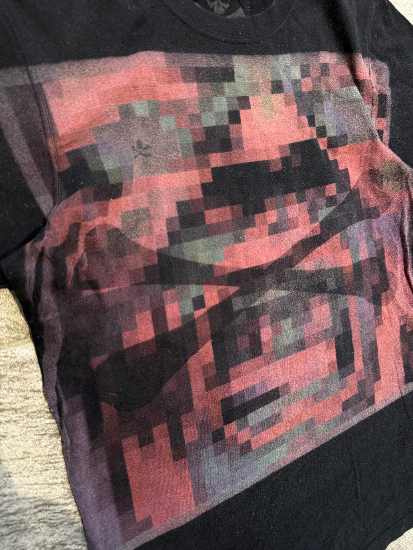 000’s Roen Pixel Skull Tee (XS)