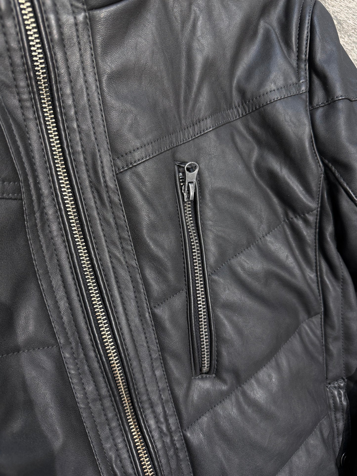 000’s Takaiq Leather Fur Puffer (M)