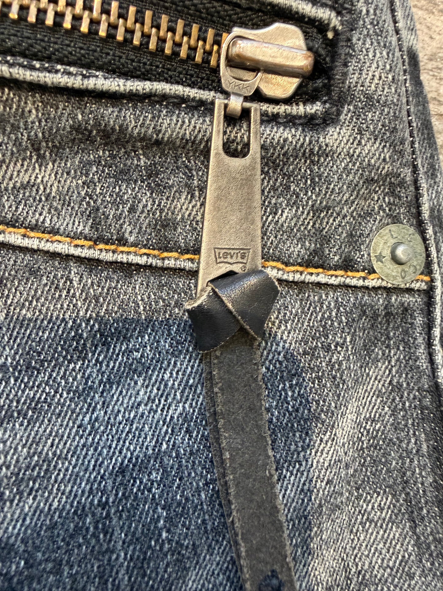 000’s Levi’s 502 Ghost Wash Jeans (32”)
