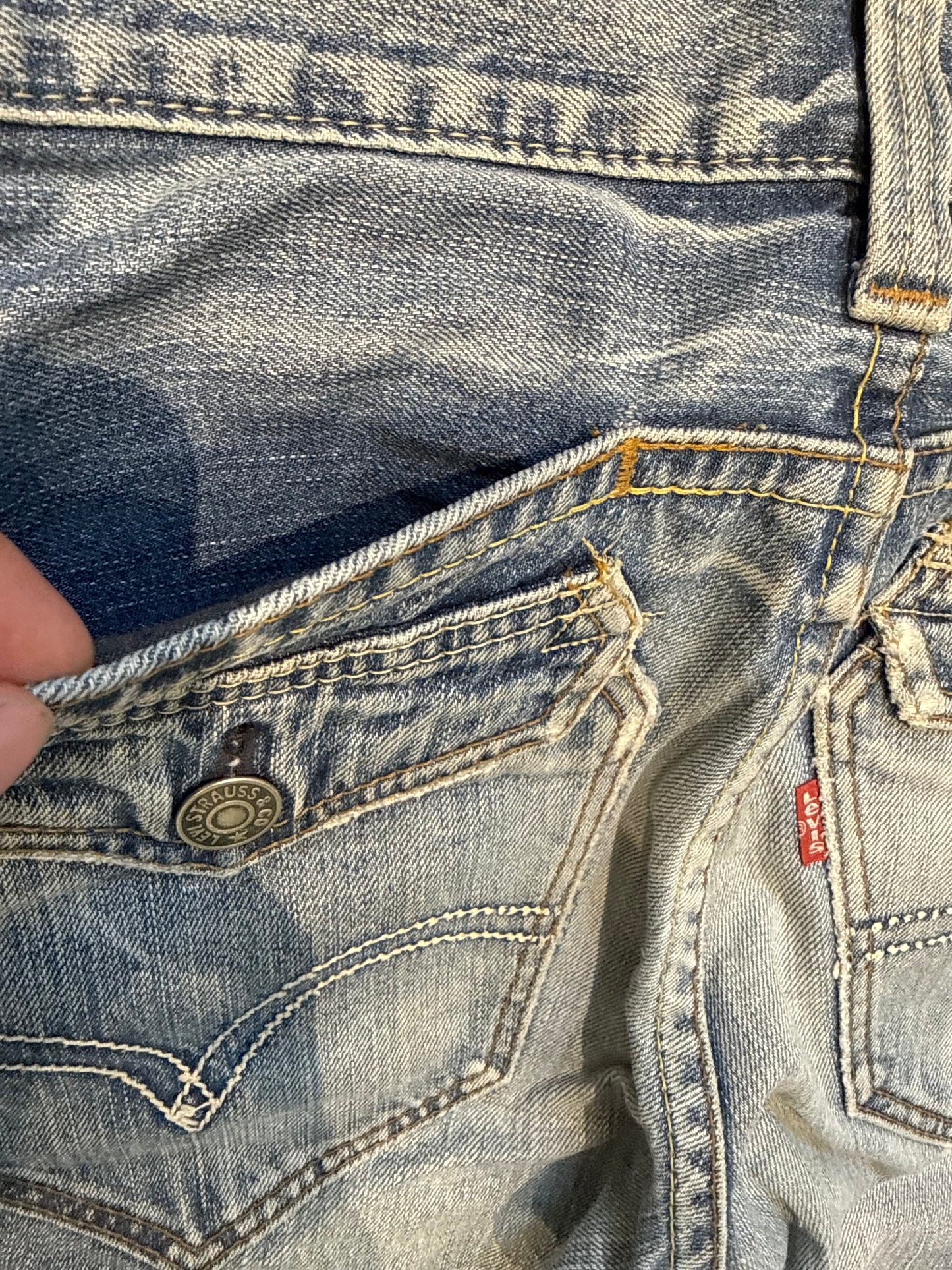 000’s Levi’s 502 Ghostwash Jeans (30”)