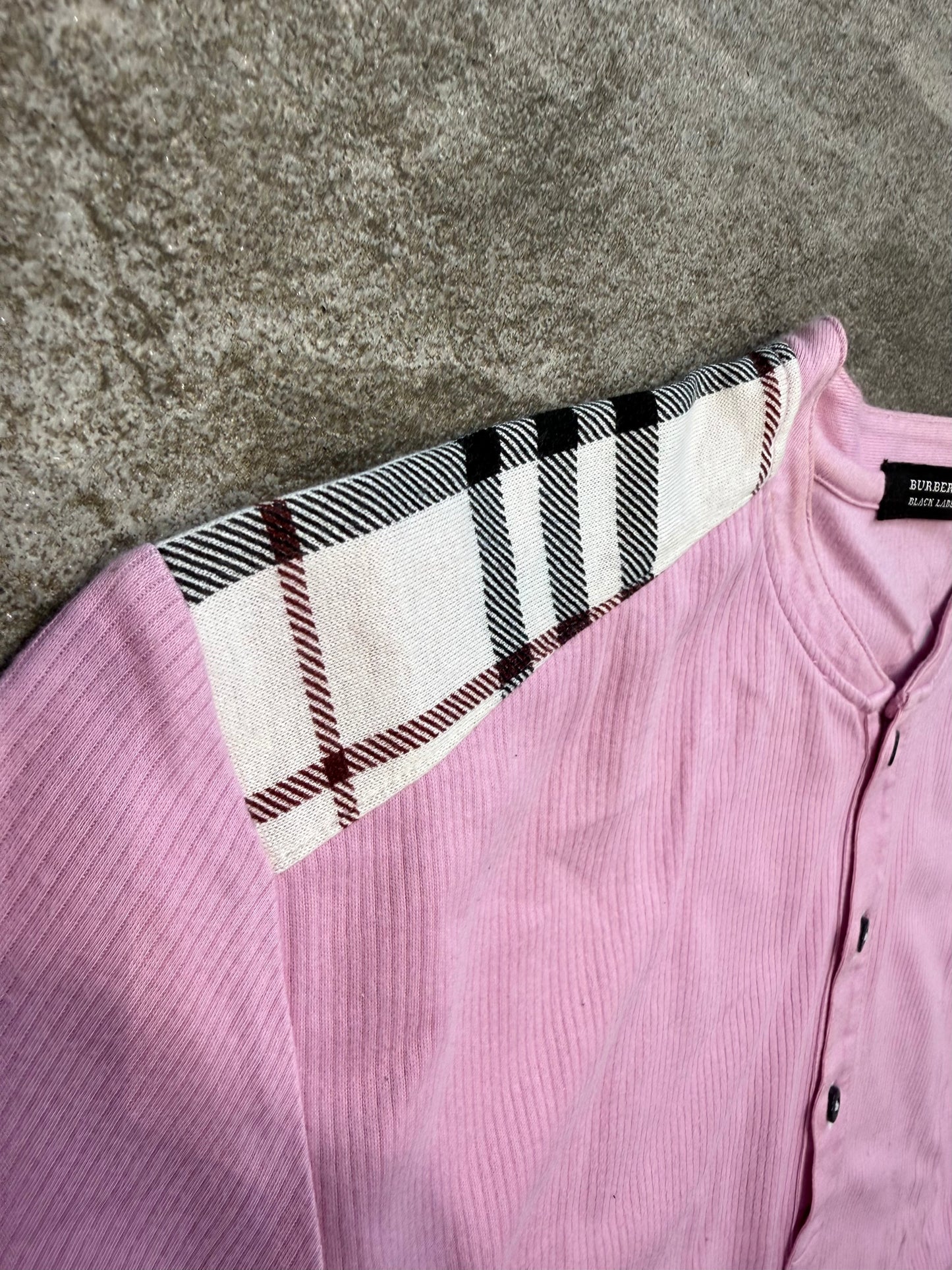 000’s Burberry Henley Longsleeve (S)
