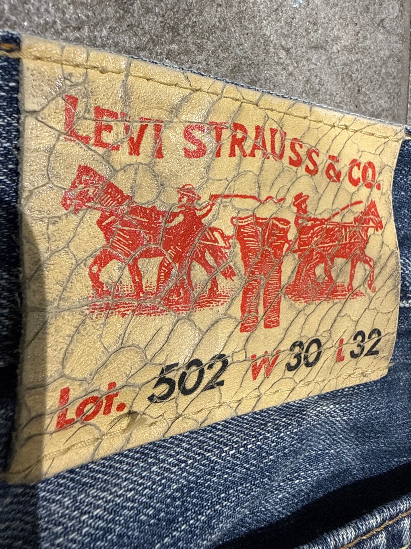 000’s Levi’s 502 Ghostwash Jeans (30”)