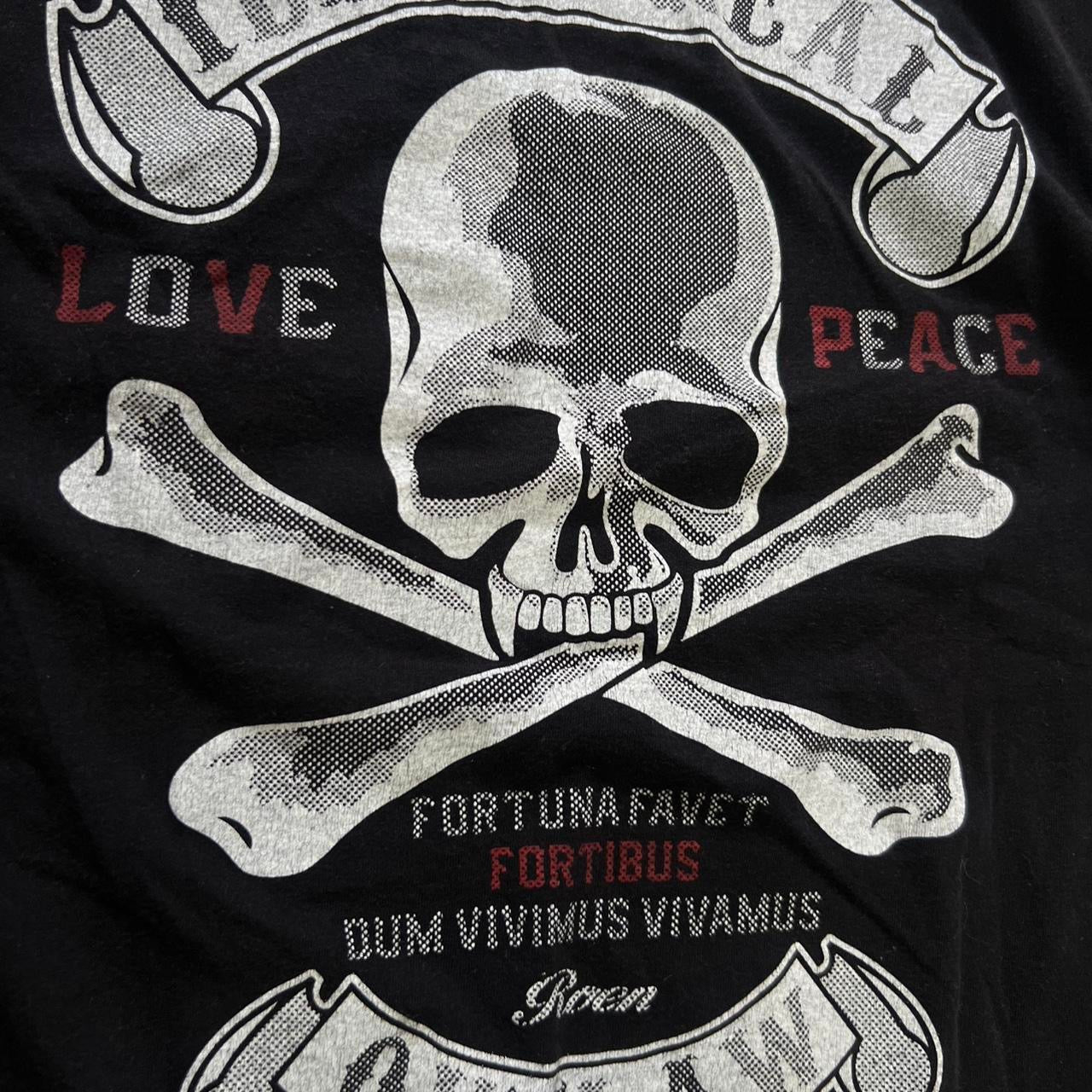 000’s Roen Skull Pocket Tee