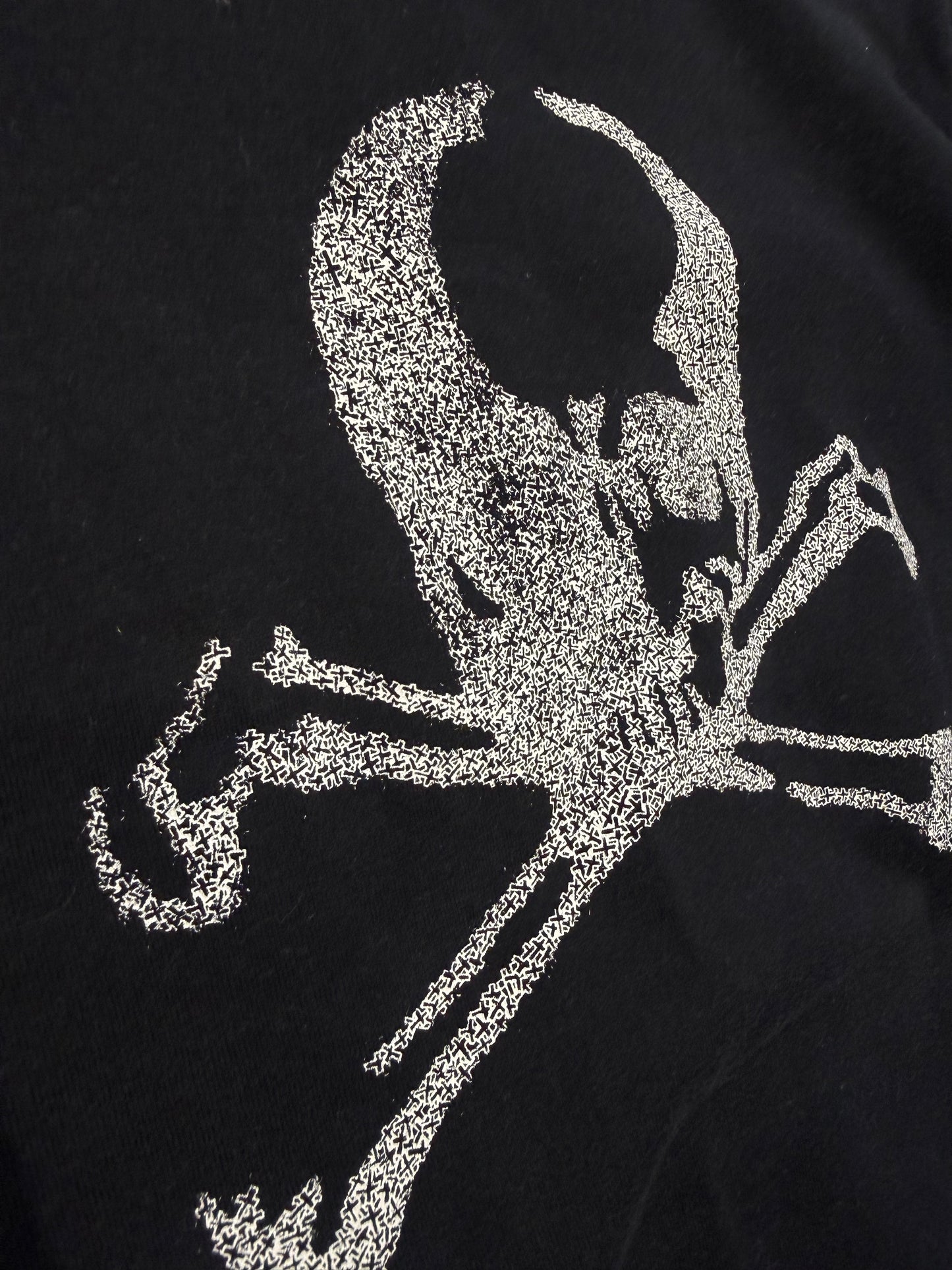 000’s Unrivaled Skull and Cross Pocket Tee (S)