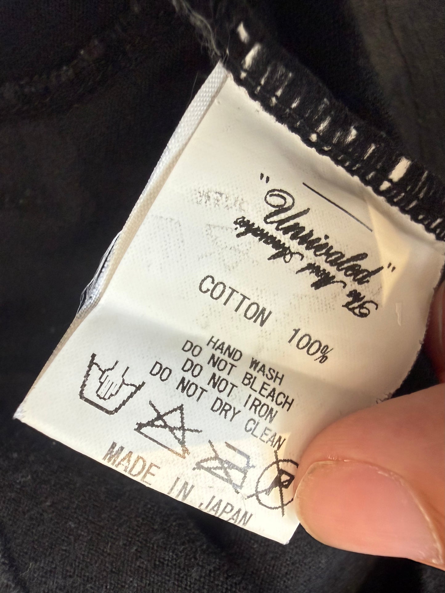 000’s Unrivaled Skull and Cross Pocket Tee (S)