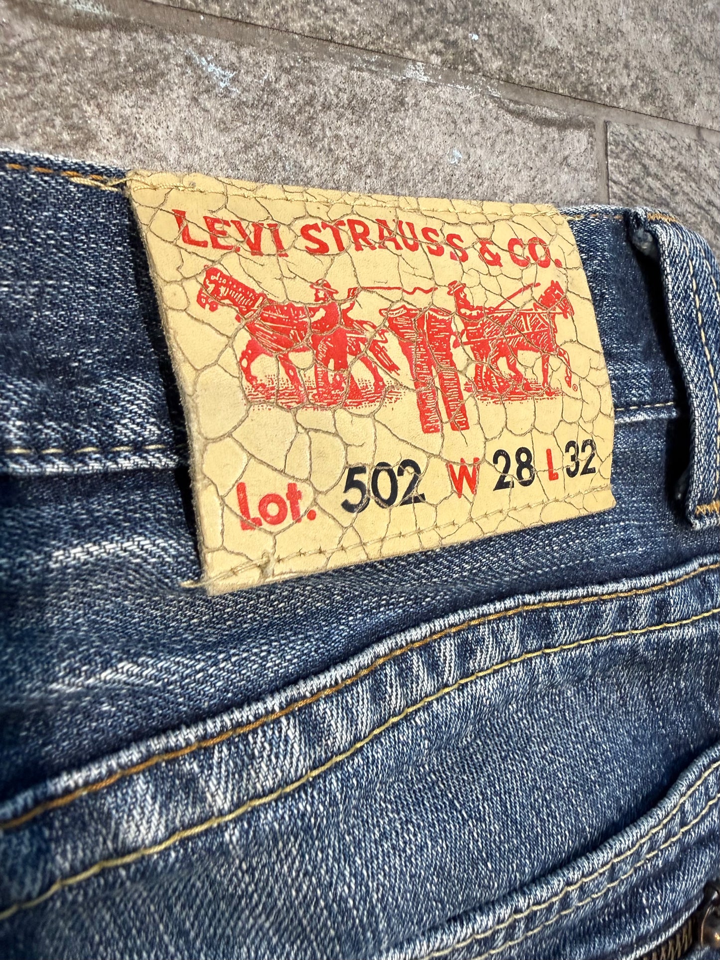 000’s Levi’s 502 Ghostwash Jeans (28”)
