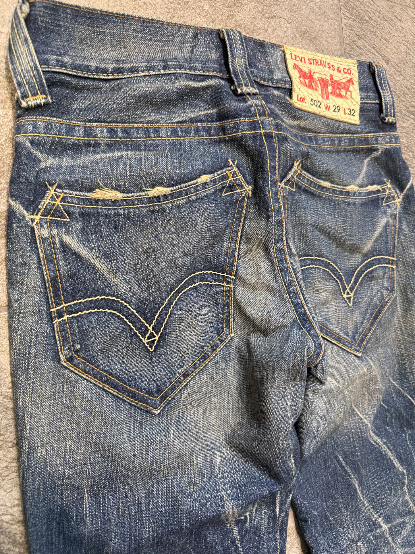 000’s Levi’s 502 Ghost Wash Jeans (29”)