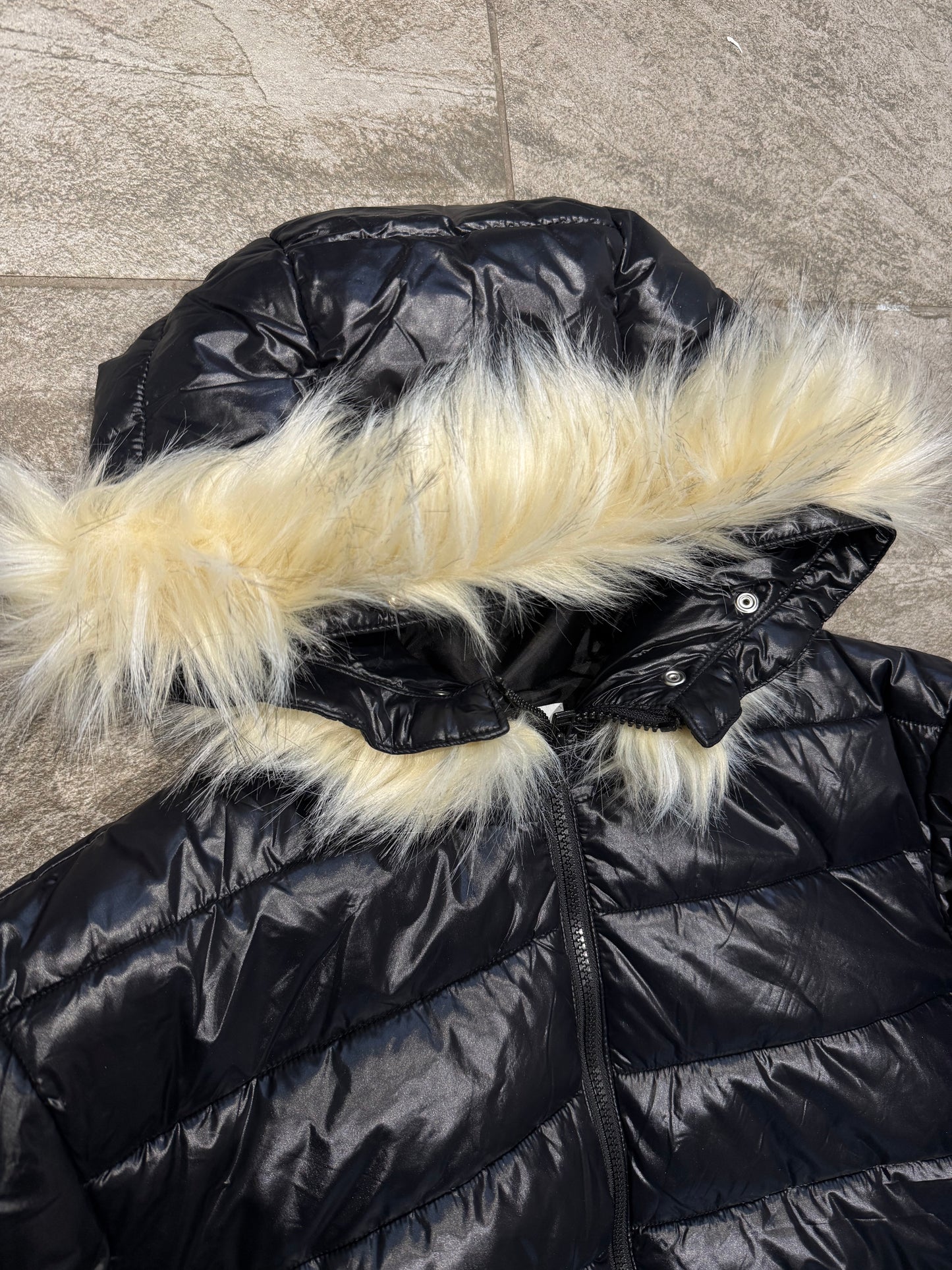 000’s Short Round Glossy Fur Puffer (M)