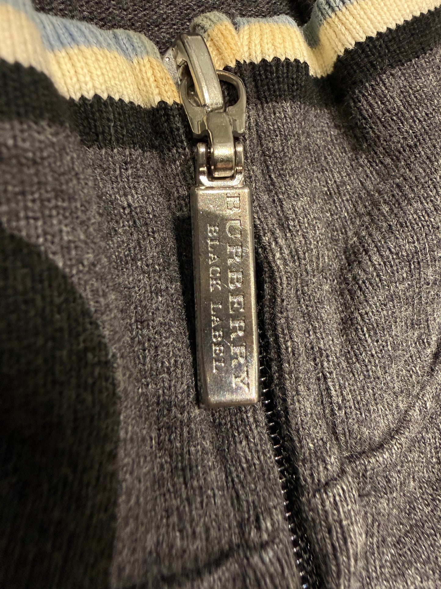 000’s Burberry Zip Up Jacket (S)