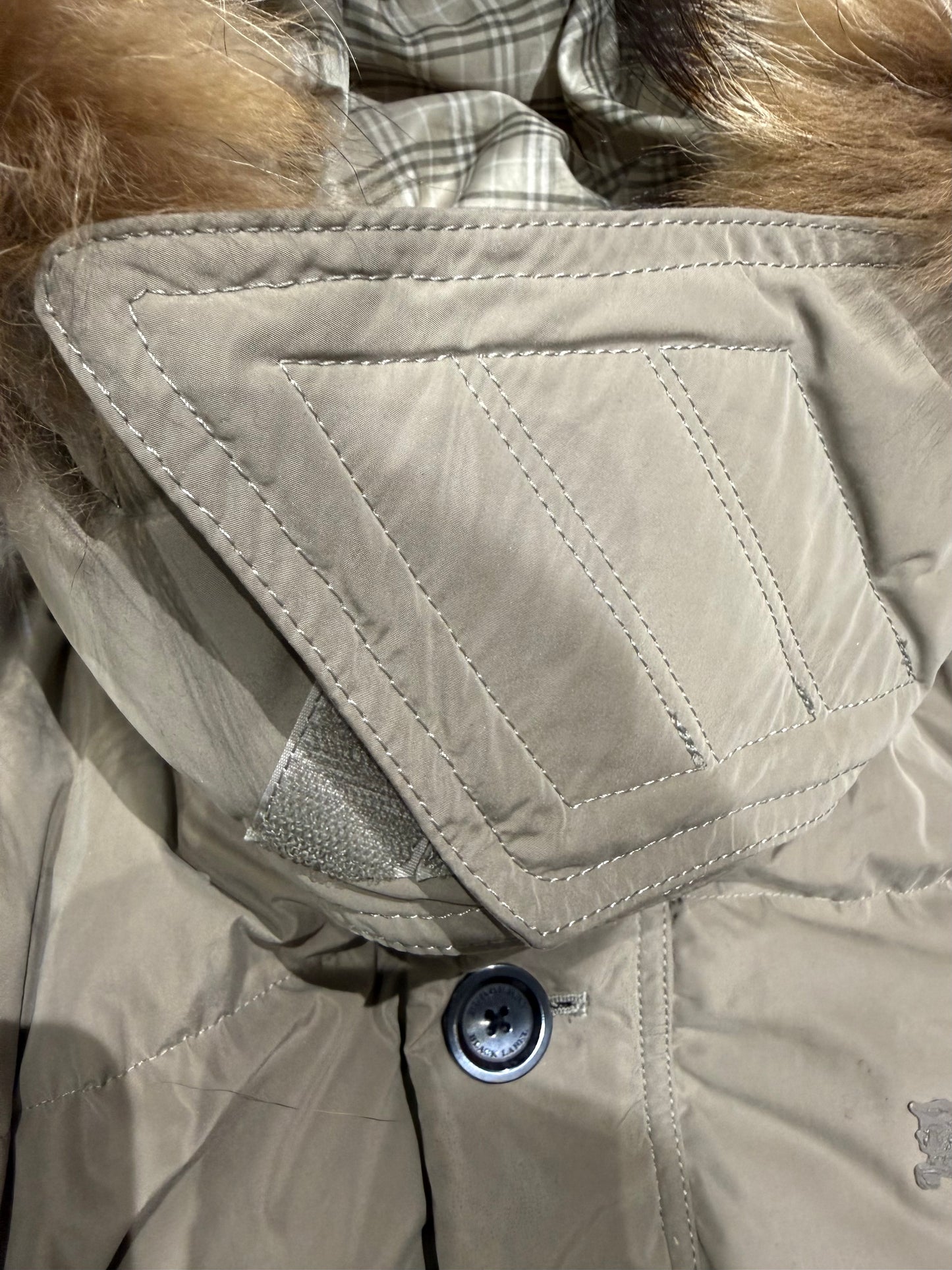 000’s Burberry 2 in 1 Fur Puffer (M)
