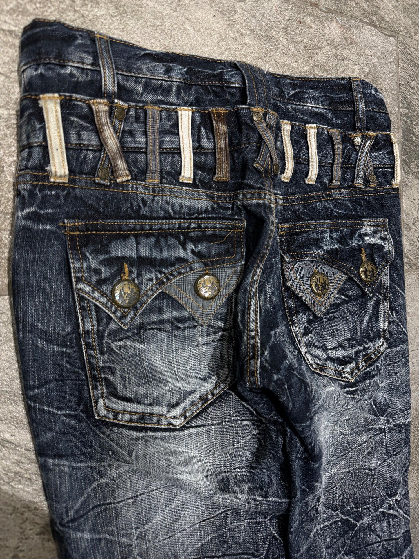 000’s Bow By Blue Jeans (31”)