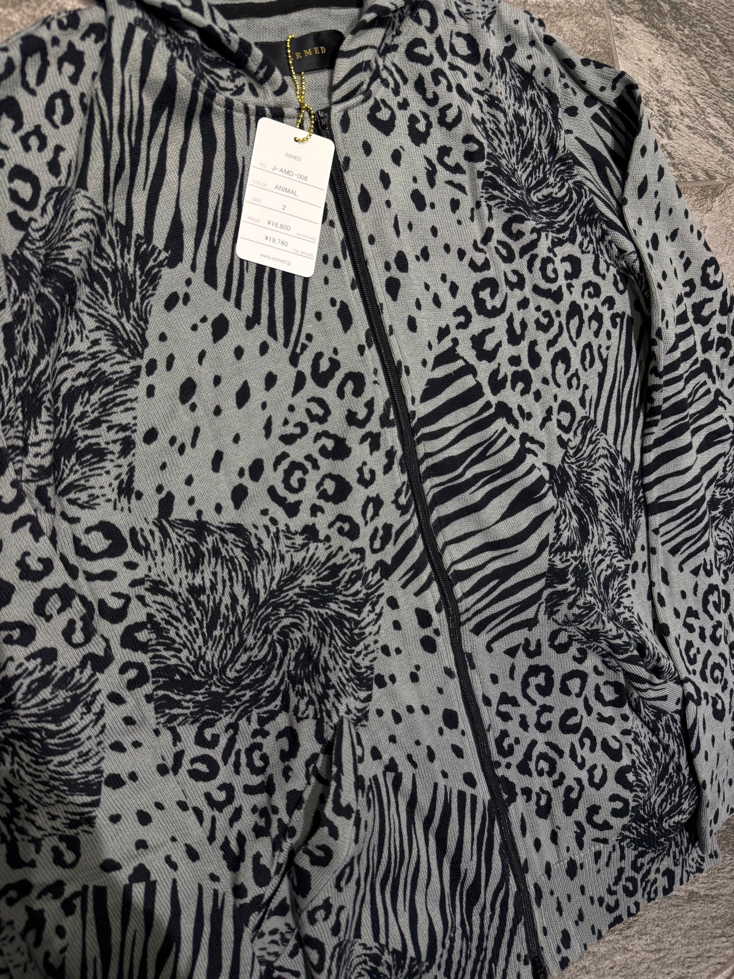 000’s Armed Animal Print Hoodie (S)