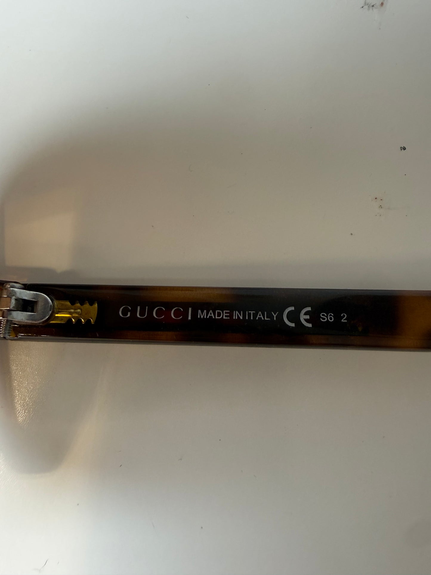 000’s Gucci Aviator Sunglasses
