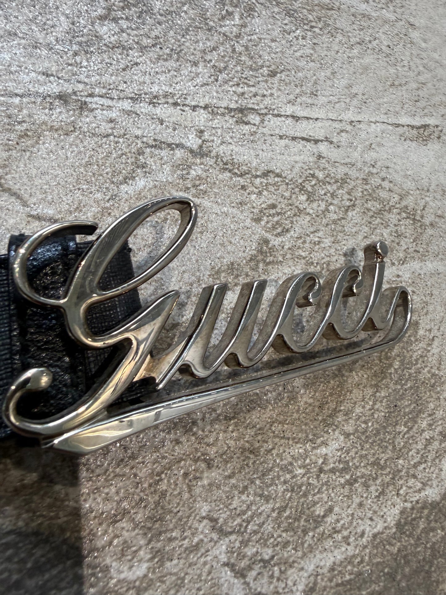 000’s Gucci Leather Belt