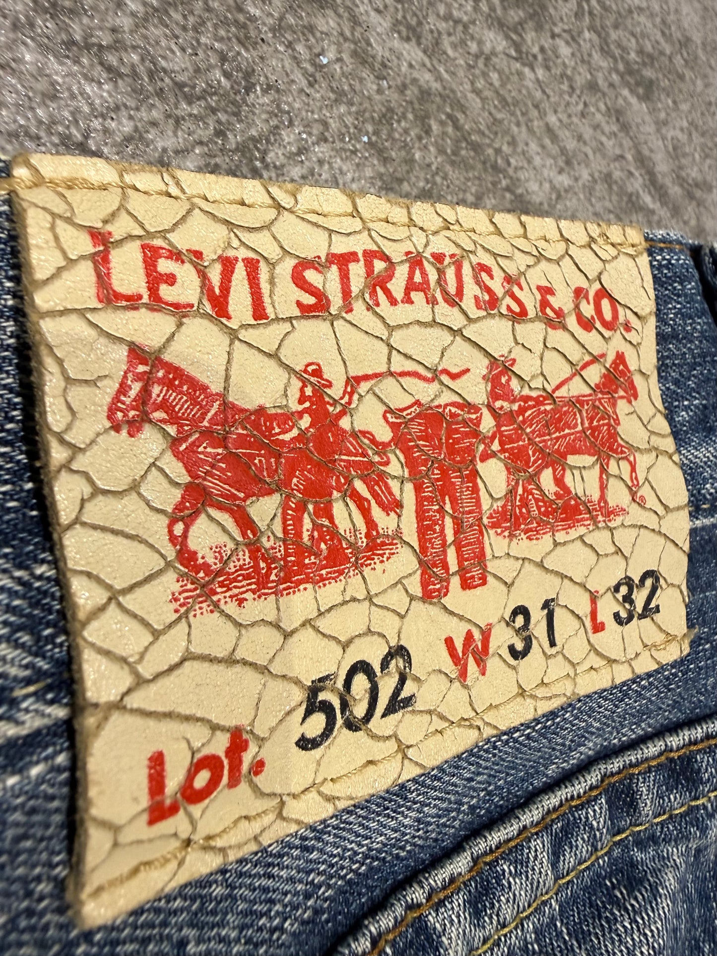 000’s Japanese Levi’s 502s (31”)