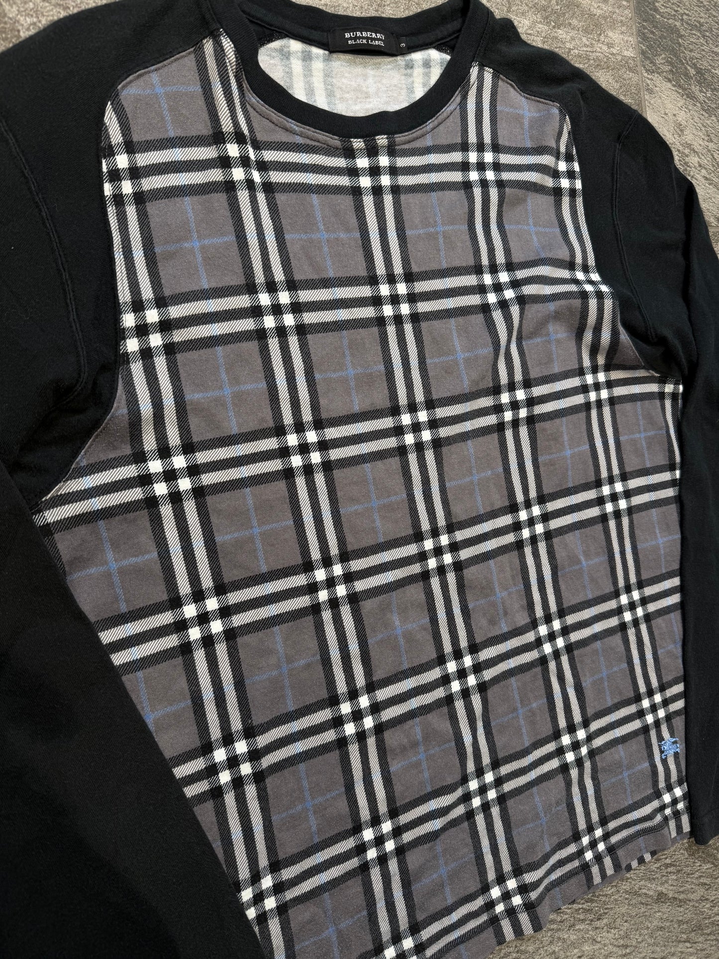 000’s Burberry Novacheck Longsleeve (M)