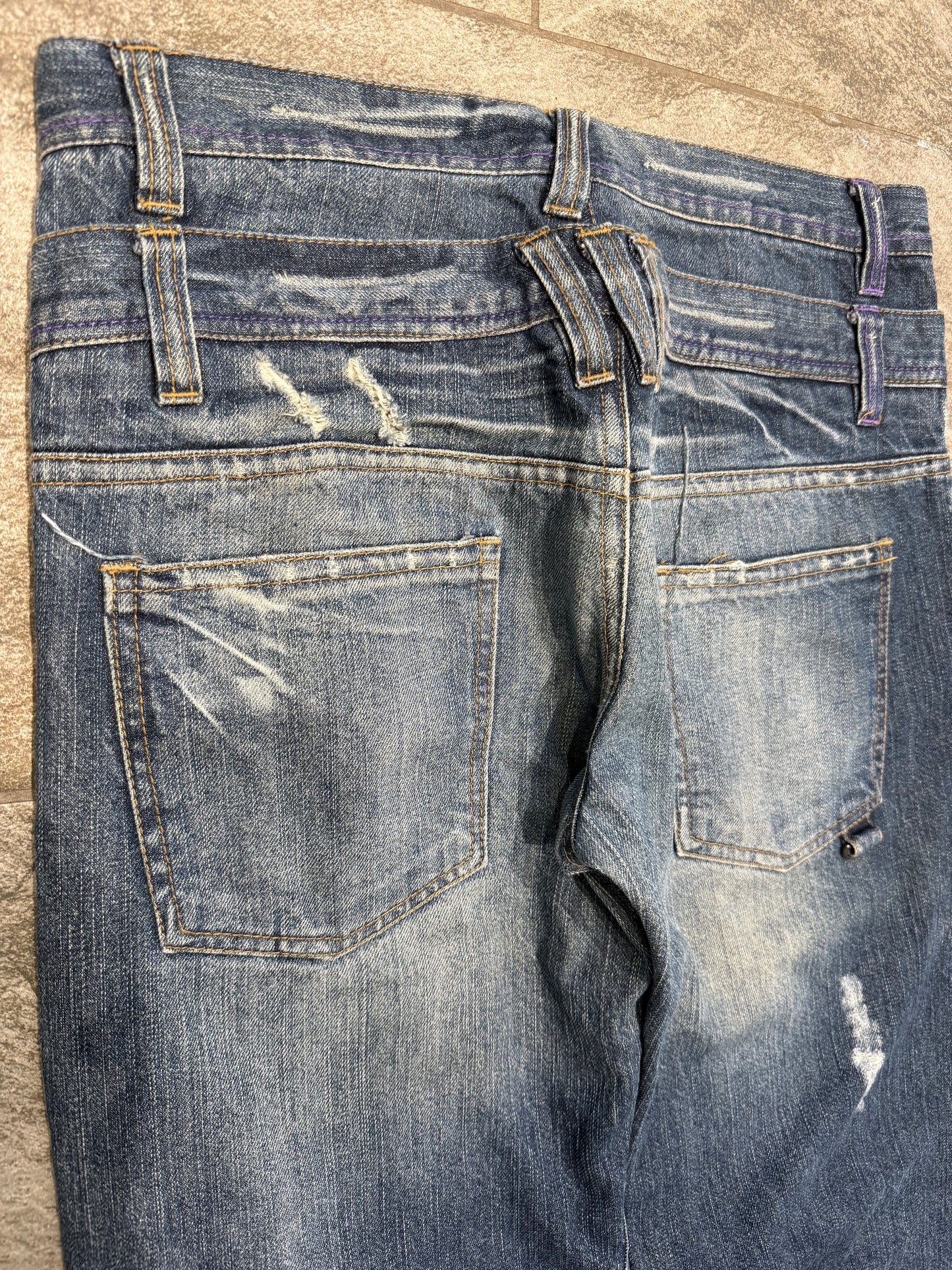 000’s Nylaus Double Waisted Studded Jeans (32”)