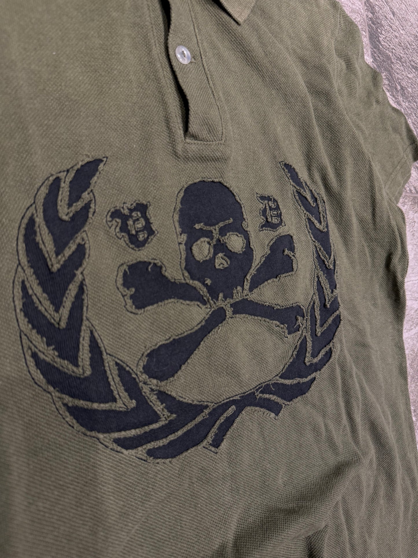 000’s Black Head Skull Crest Polo (L)
