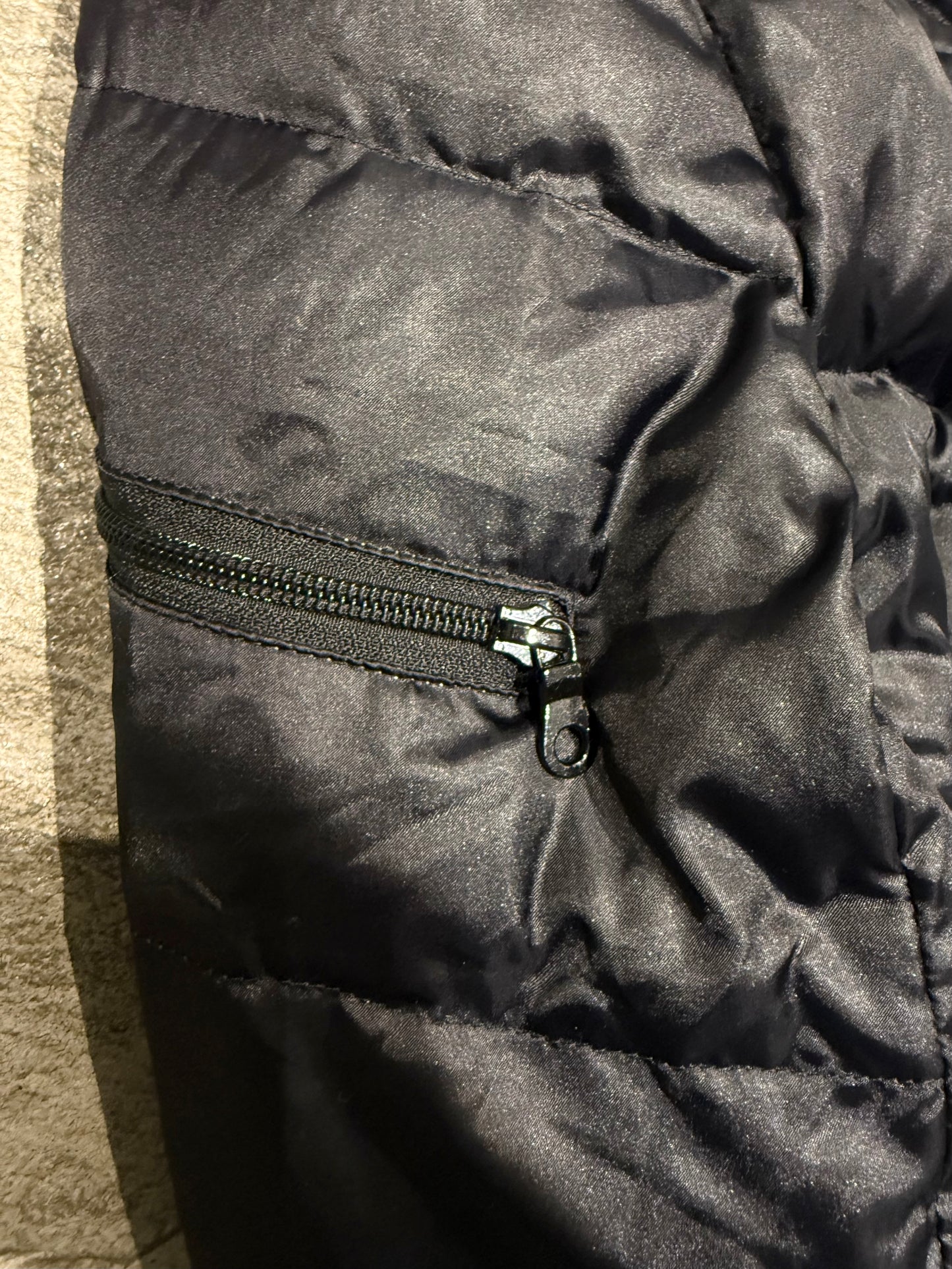 000’s Boycott Puffer (M)
