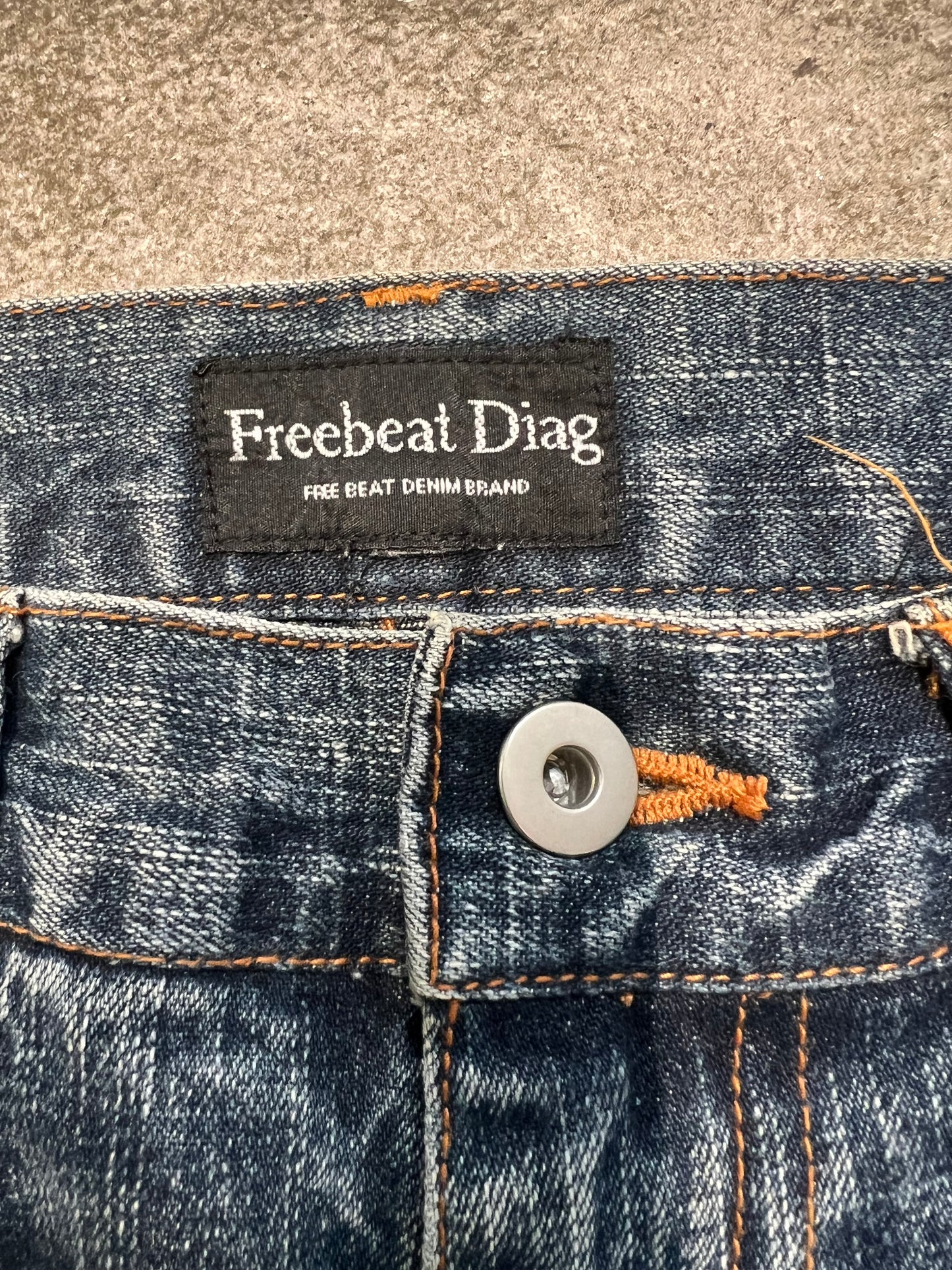 000’s Freebeat Jeans