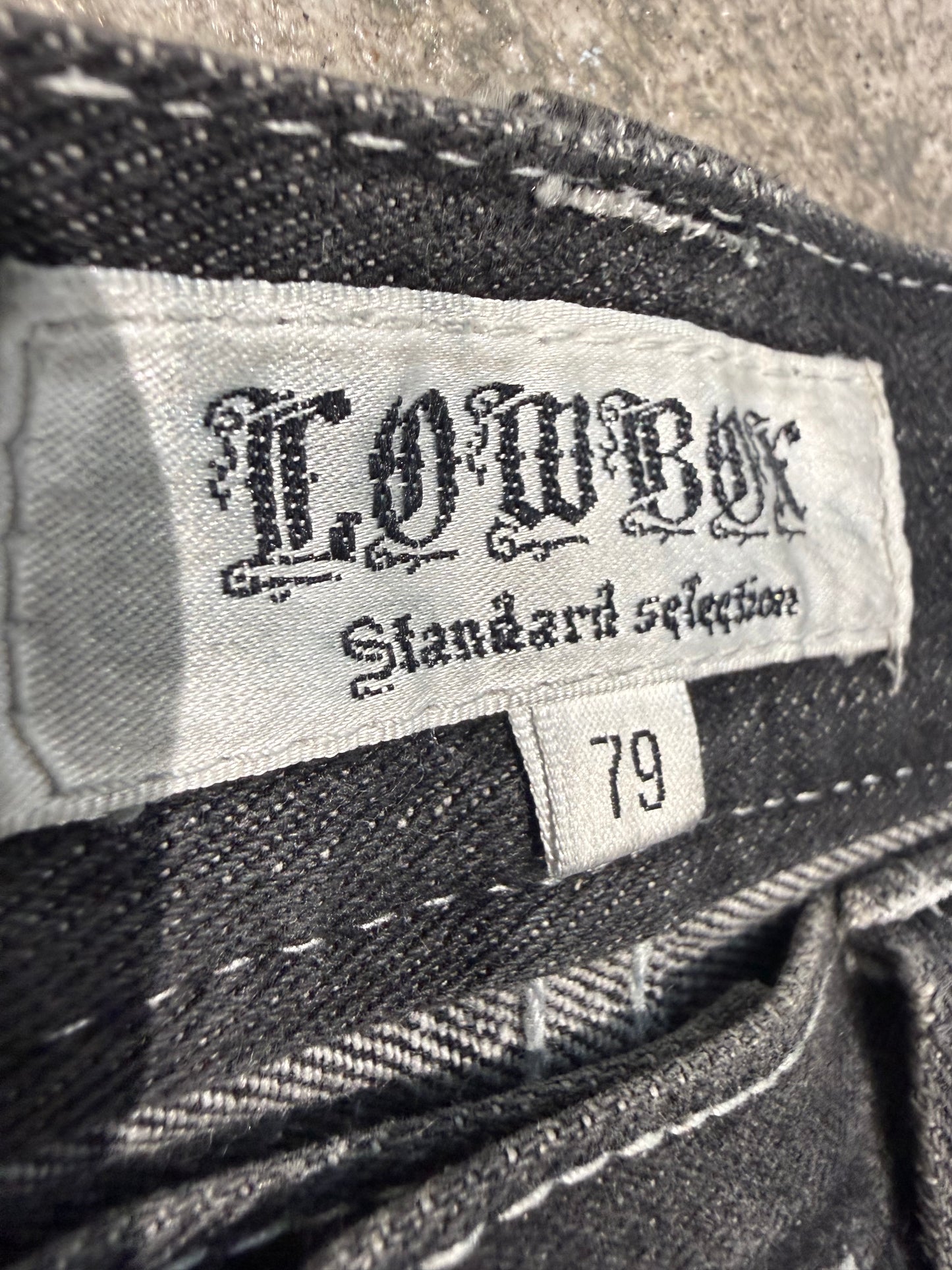 000’s Lowbox Jeans (31”)