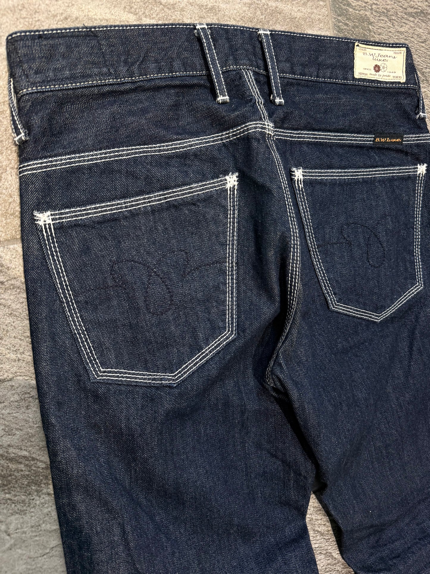 000’s BW Jeans (28”)