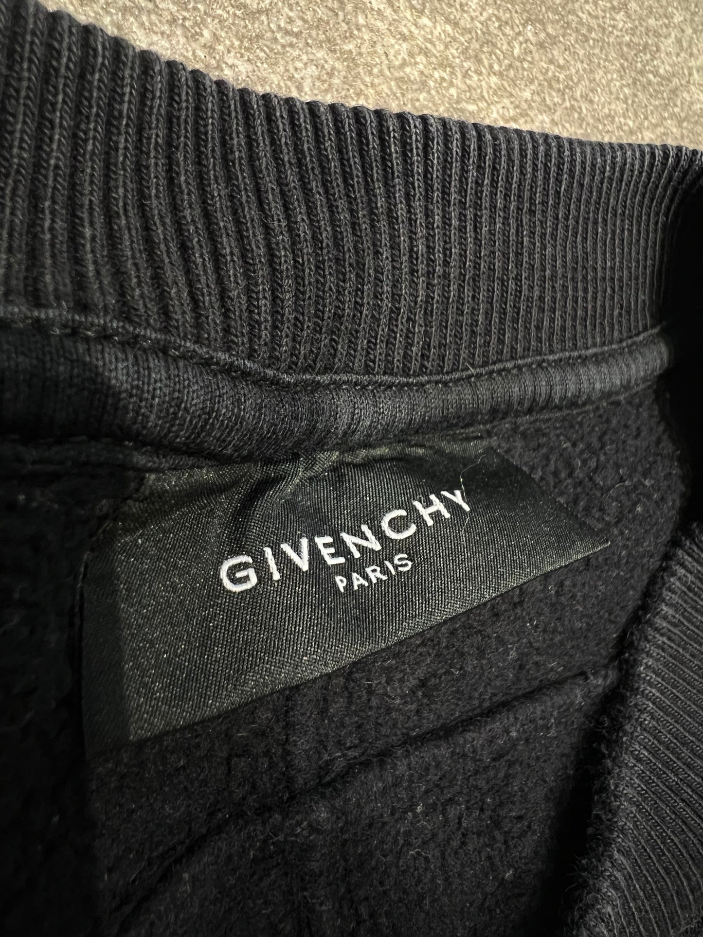 000’s Givenchy Jumper (M)