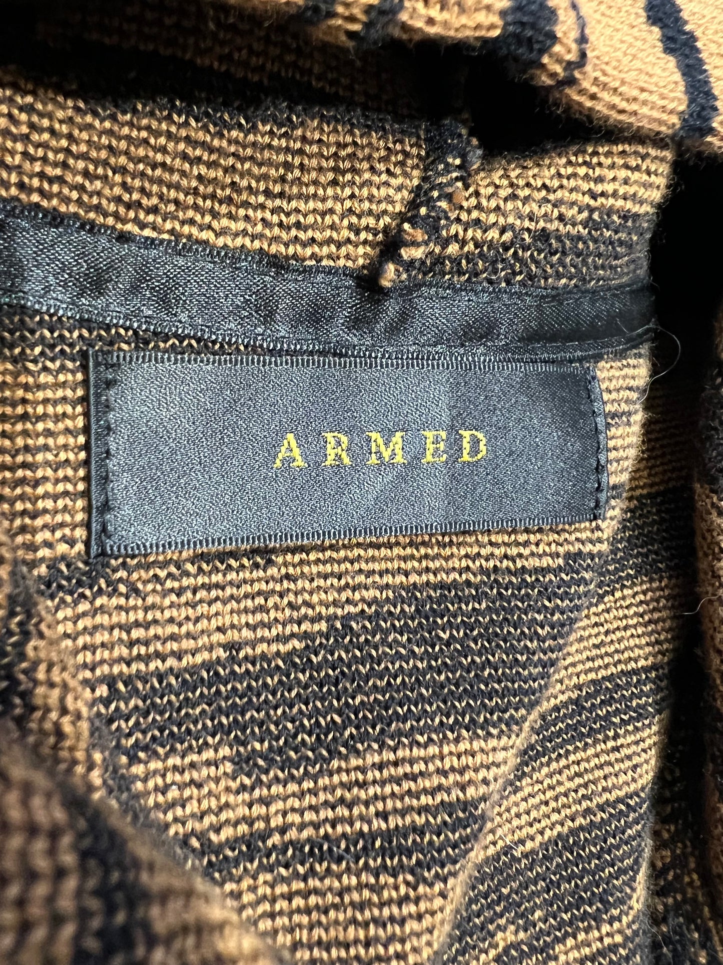 000’s Armed Zebra Hoodie (S)