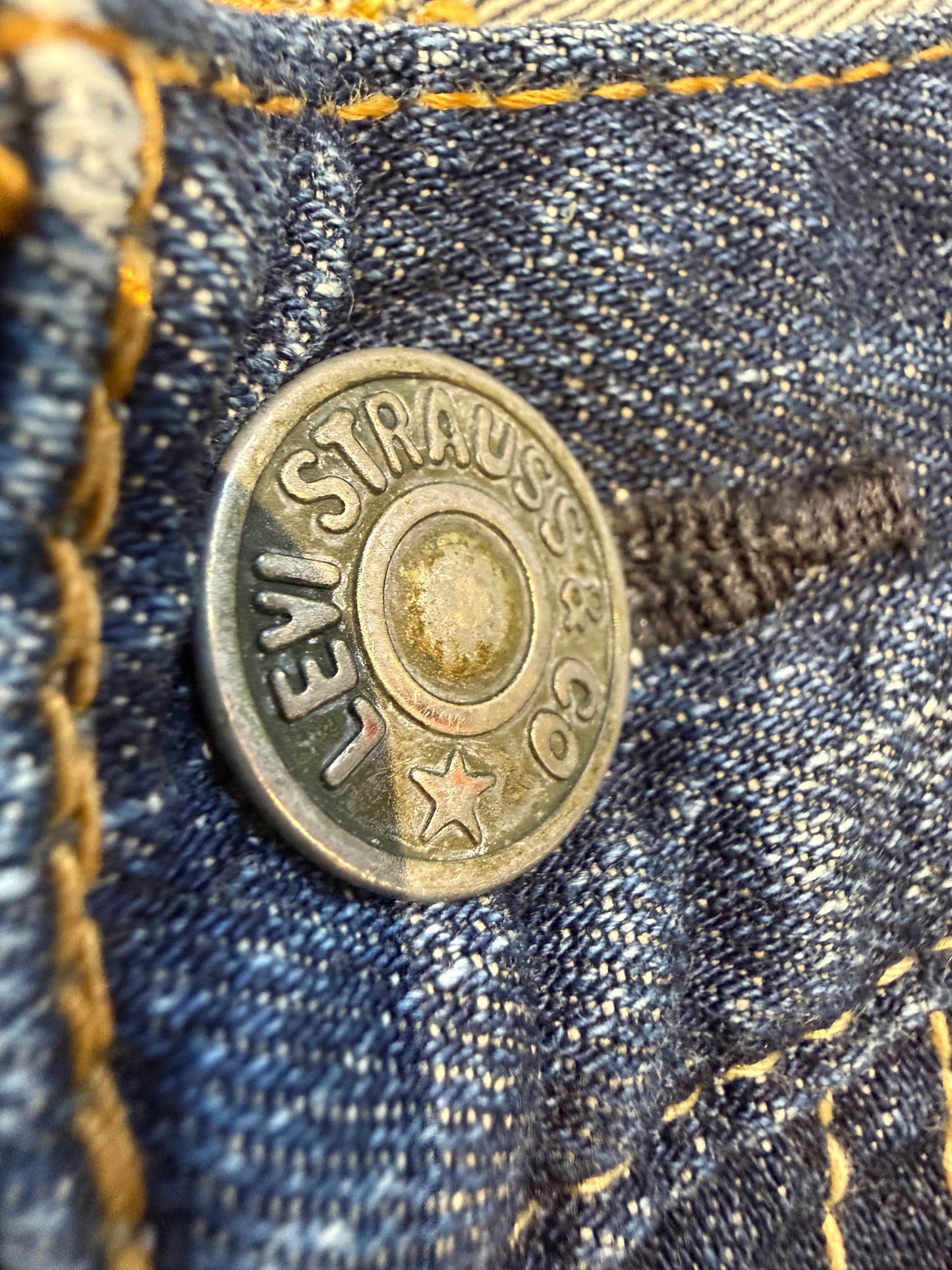000’s Japanese Levis 502 Jeans (34”)